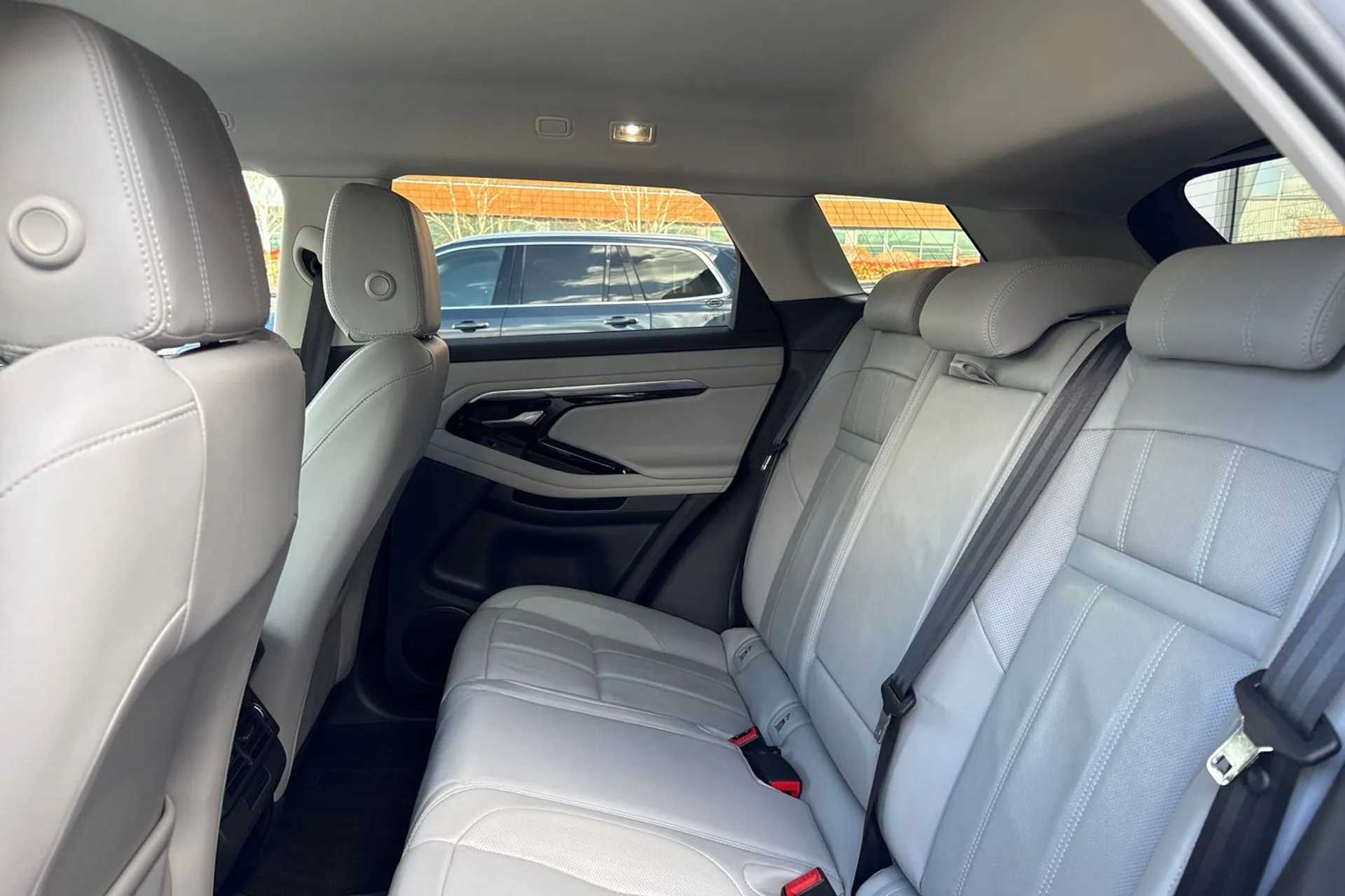 LAND ROVER RANGE ROVER EVOQUE thumbnail image number 30