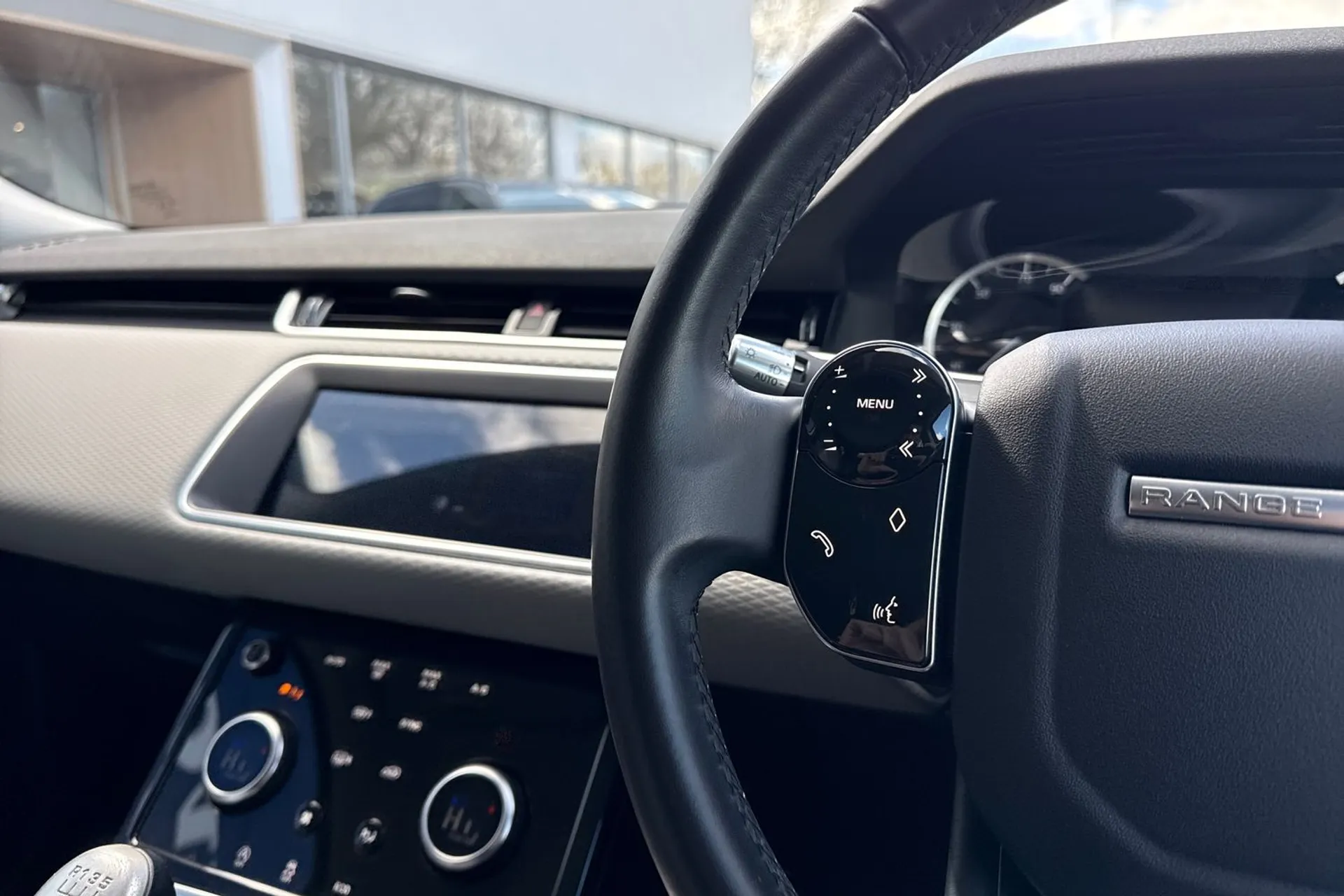 LAND ROVER RANGE ROVER EVOQUE thumbnail image number 36