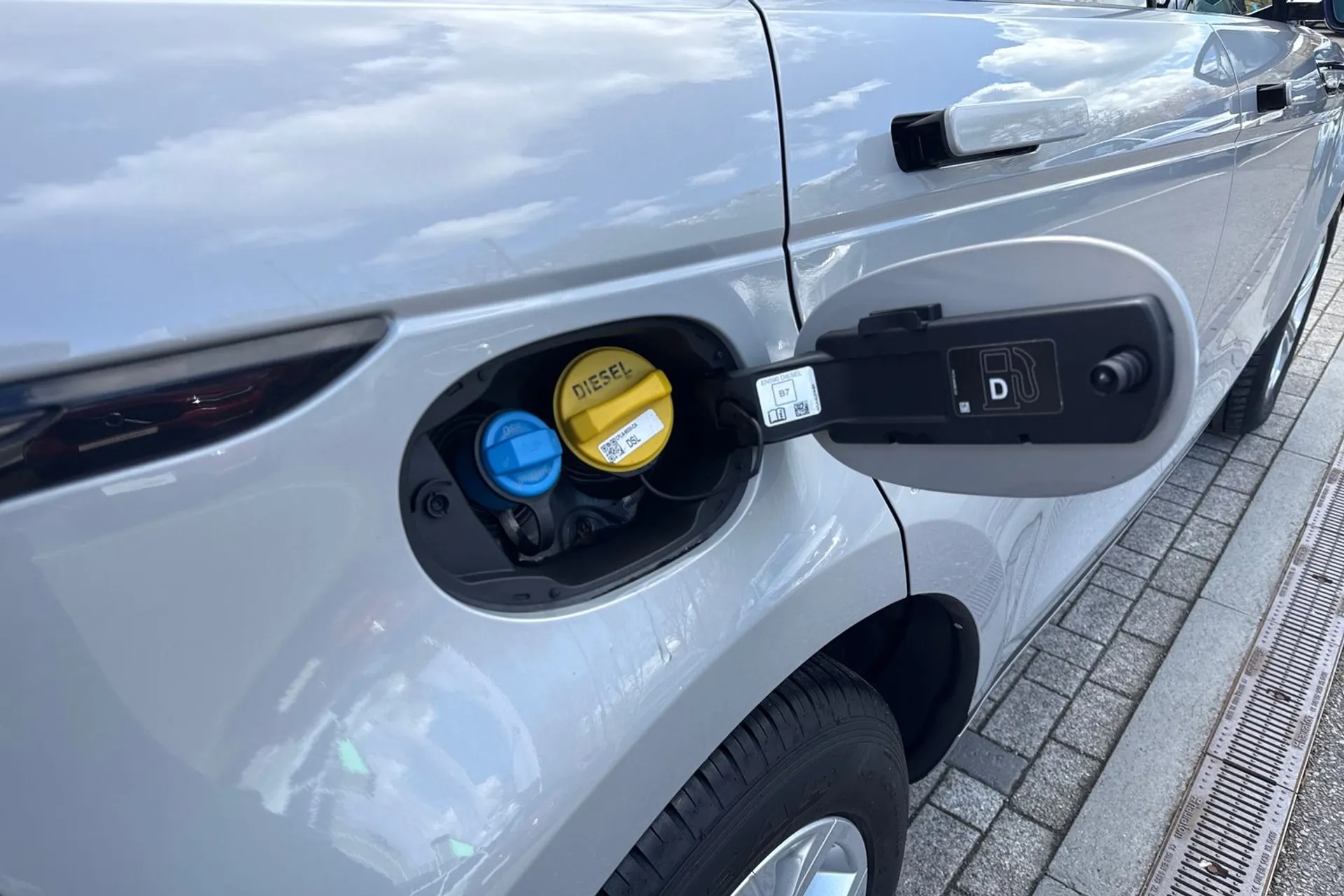 LAND ROVER RANGE ROVER EVOQUE thumbnail image number 19