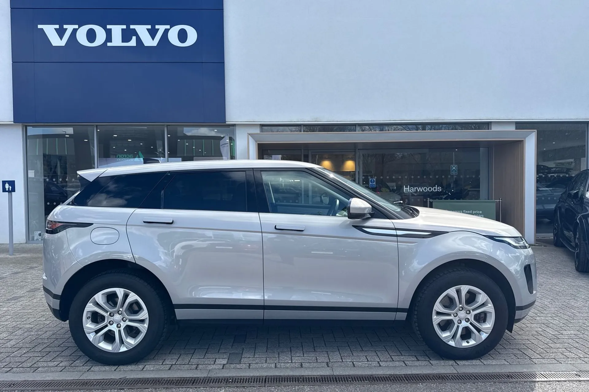 LAND ROVER RANGE ROVER EVOQUE thumbnail image number 2