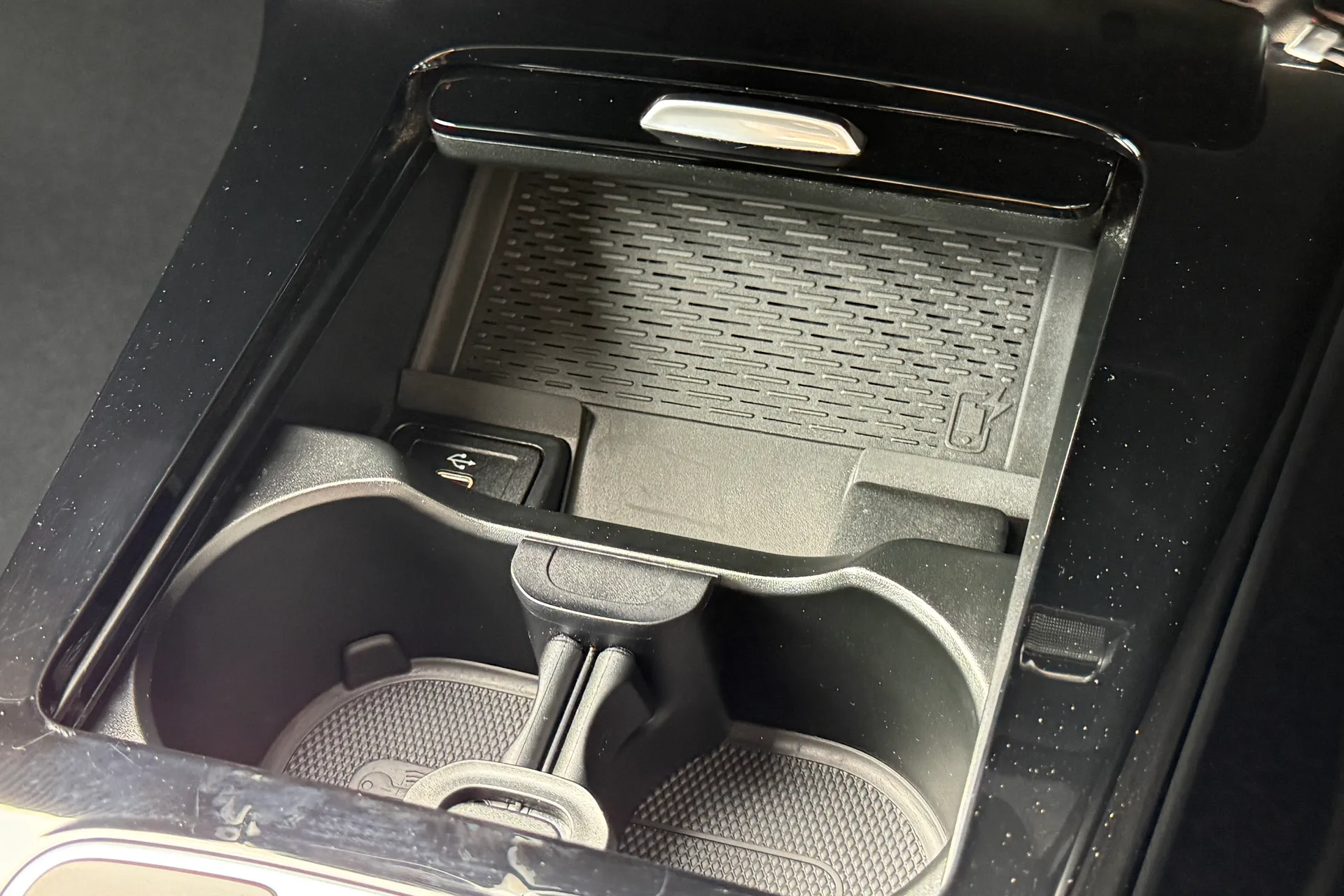 MERCEDES-BENZ CLA thumbnail image number 20