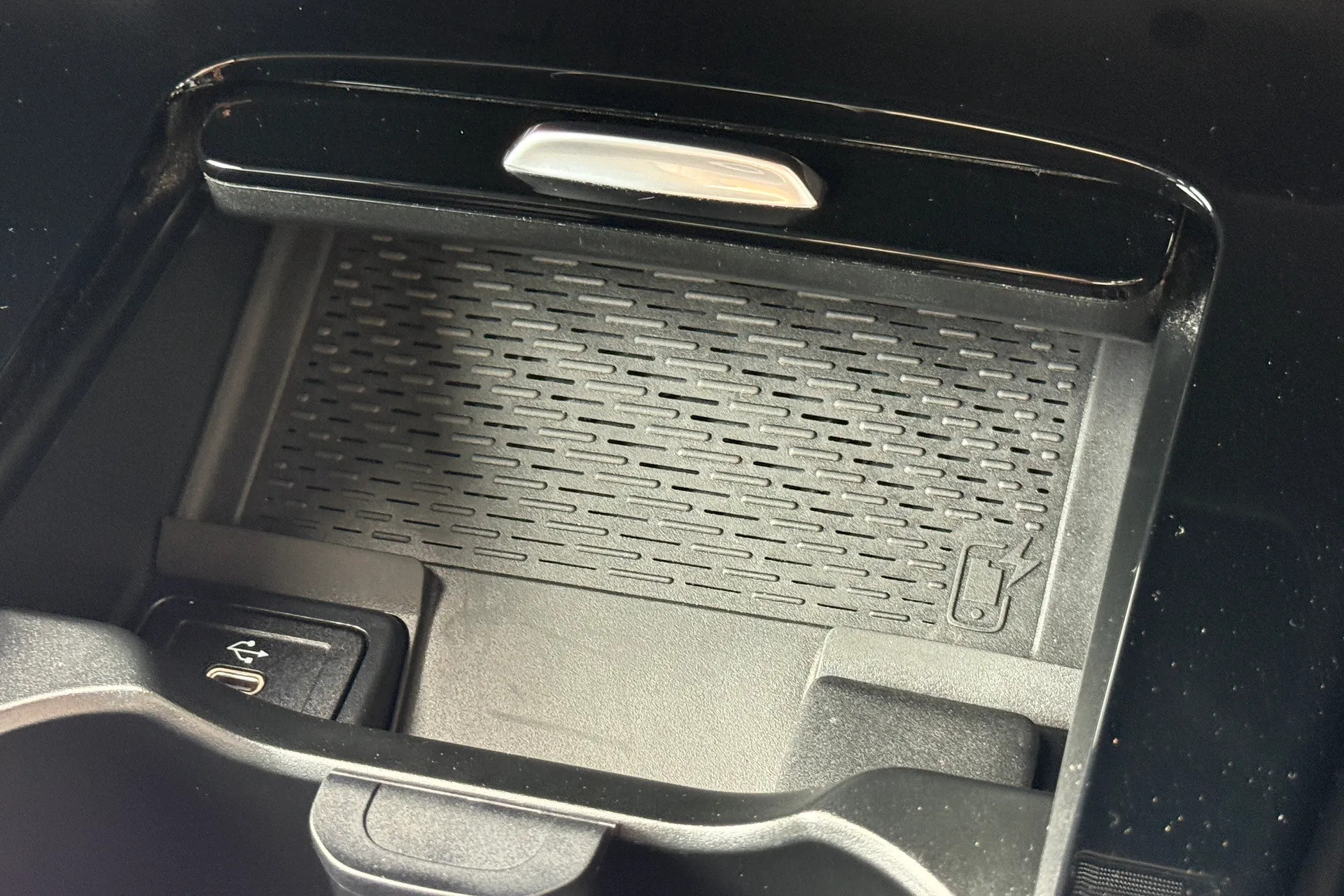 MERCEDES-BENZ CLA thumbnail image number 21