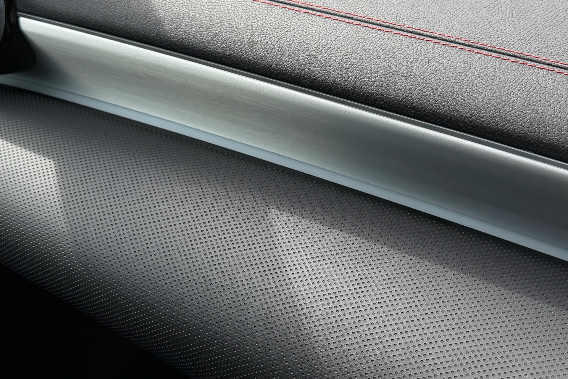 MERCEDES-BENZ CLA thumbnail image number 30