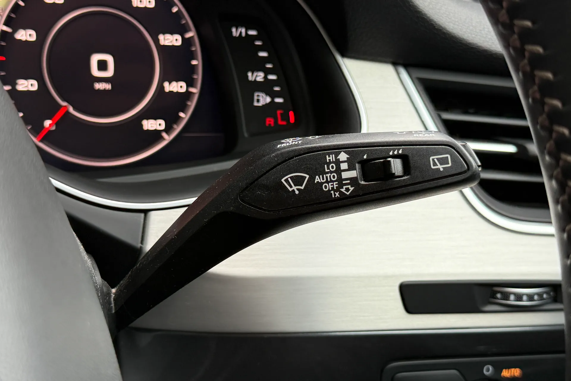 Audi Q7 thumbnail image number 17