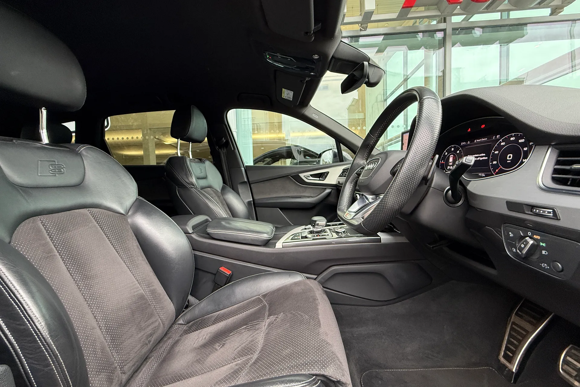 Audi Q7 thumbnail image number 32