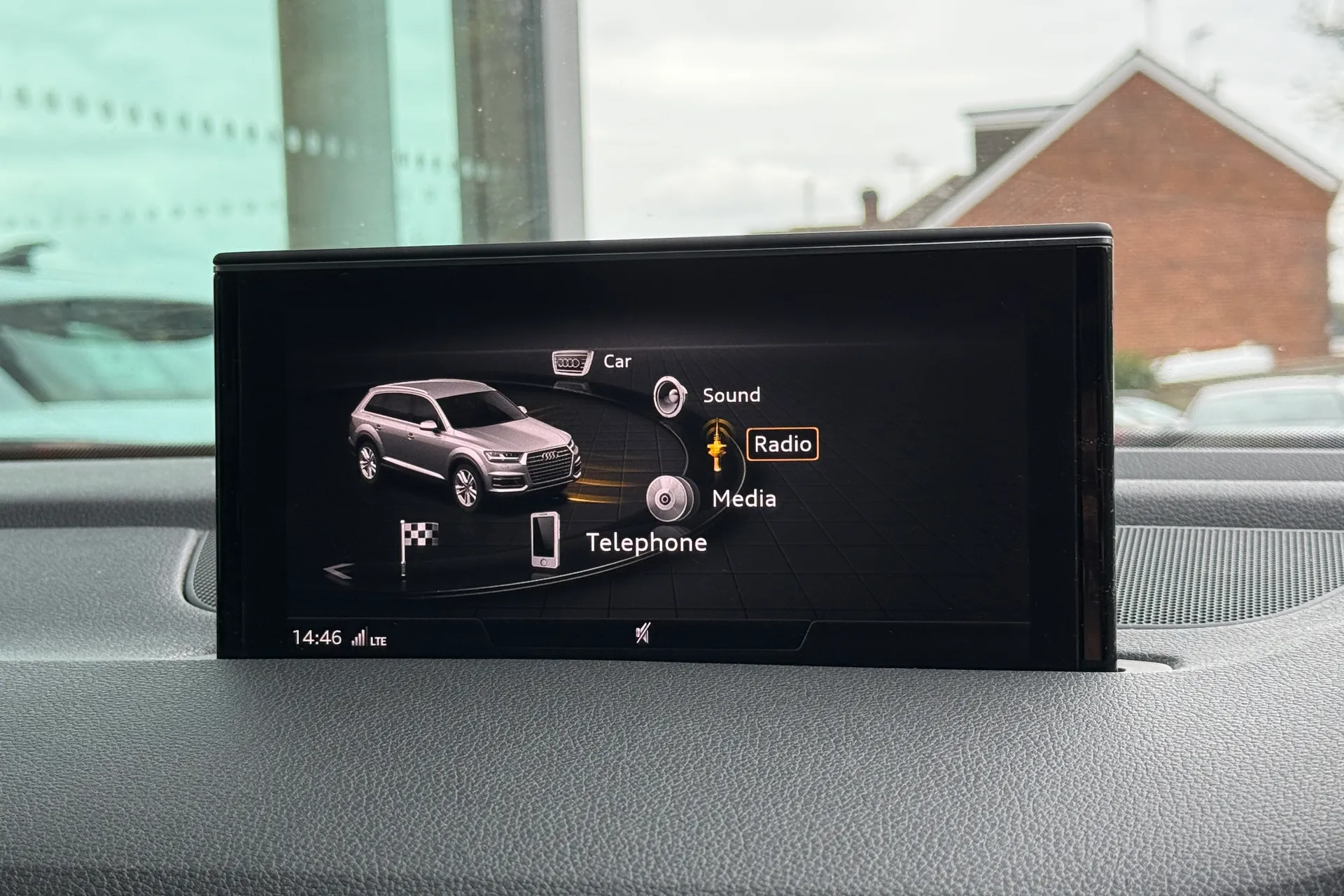 Audi Q7 thumbnail image number 25