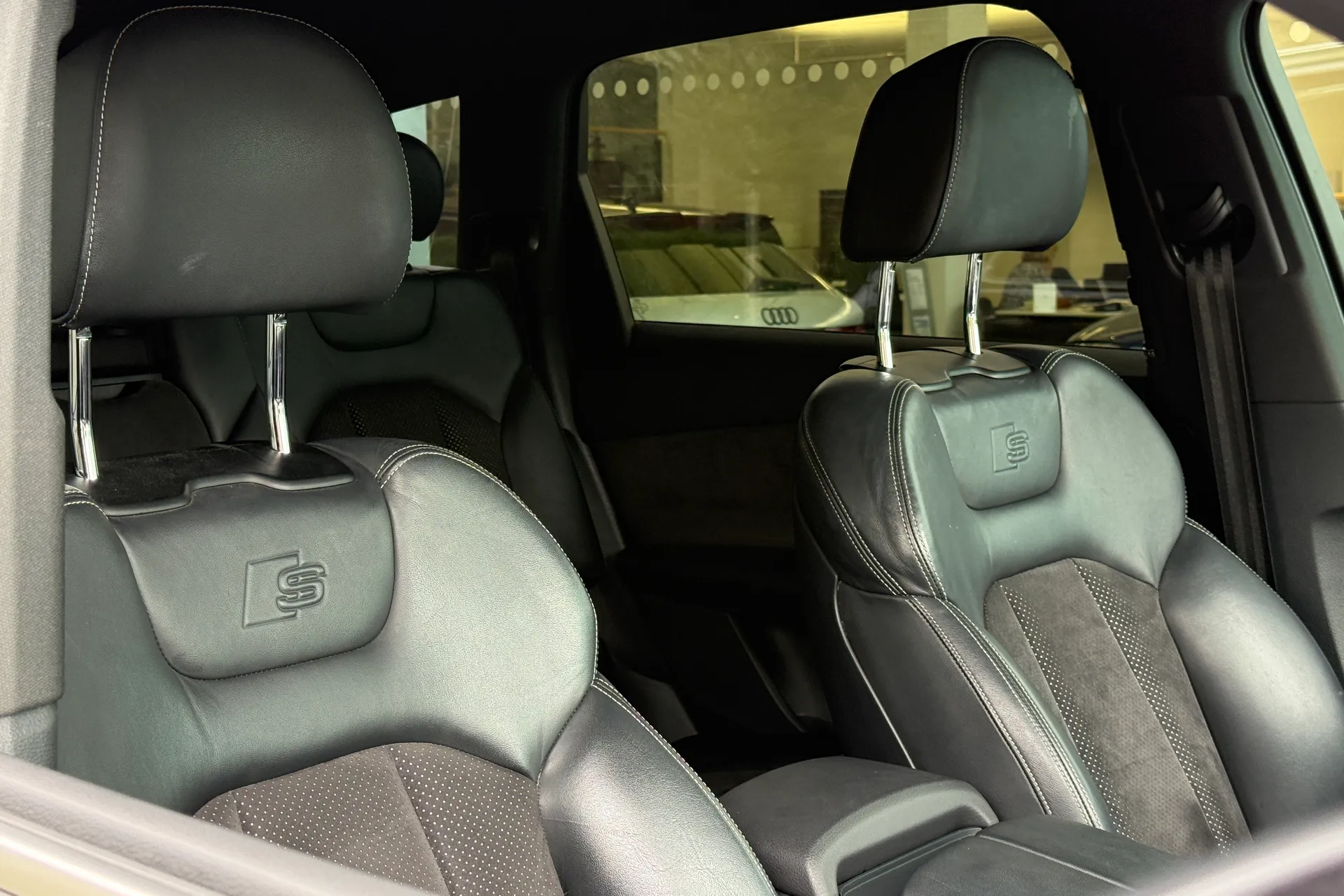 Audi Q7 thumbnail image number 34