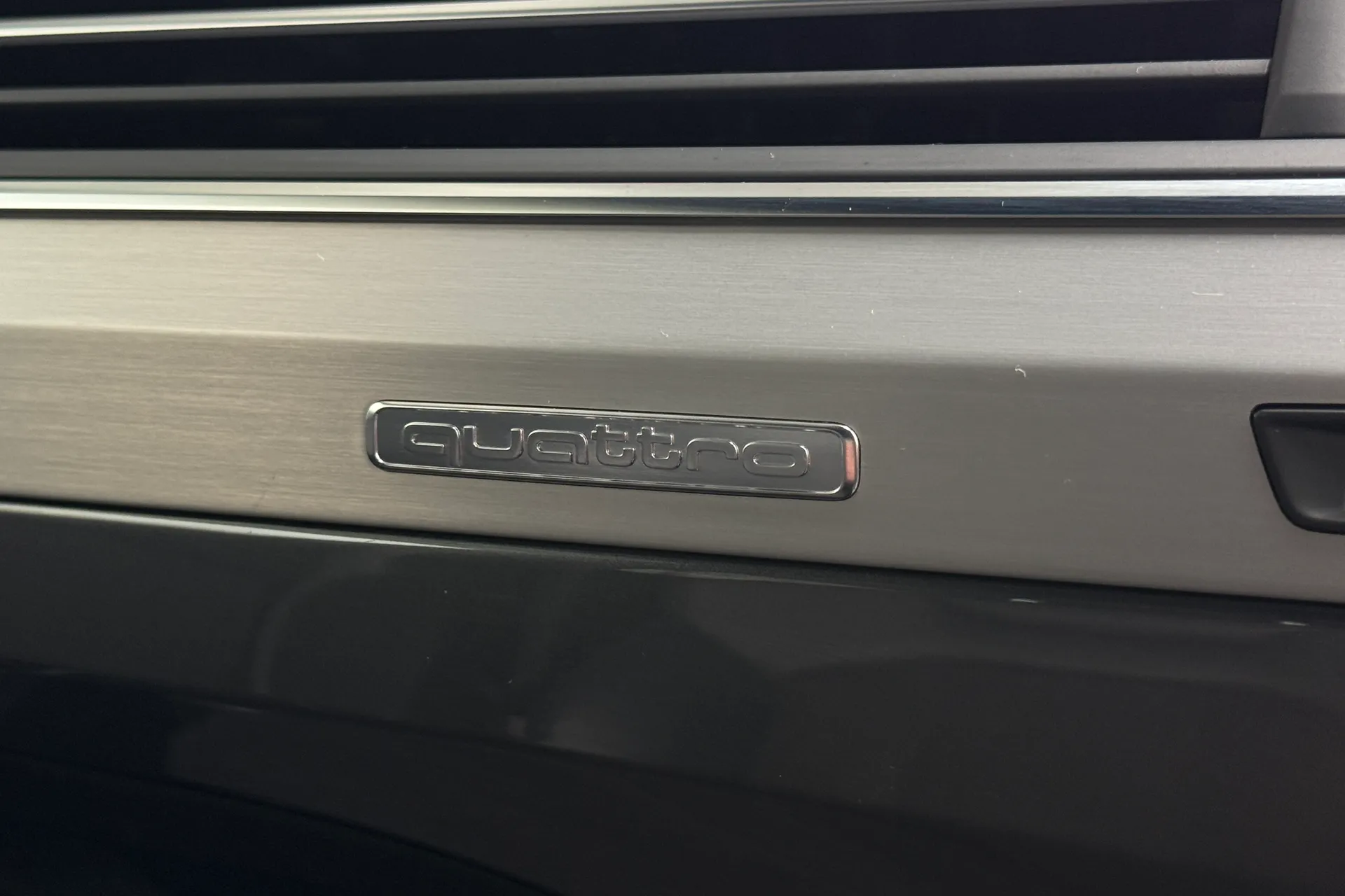 Audi Q7 thumbnail image number 28