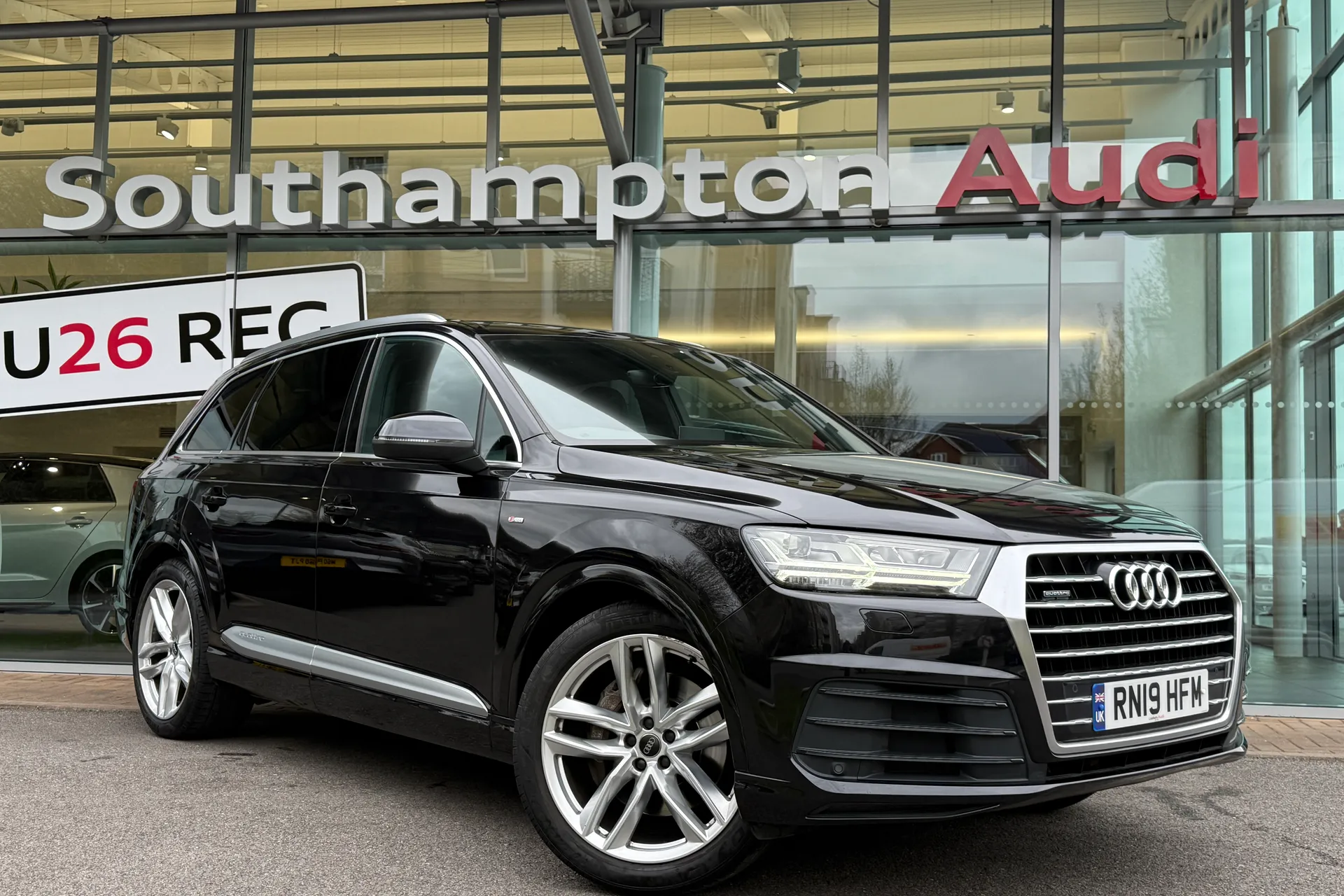 Audi Q7 focused image