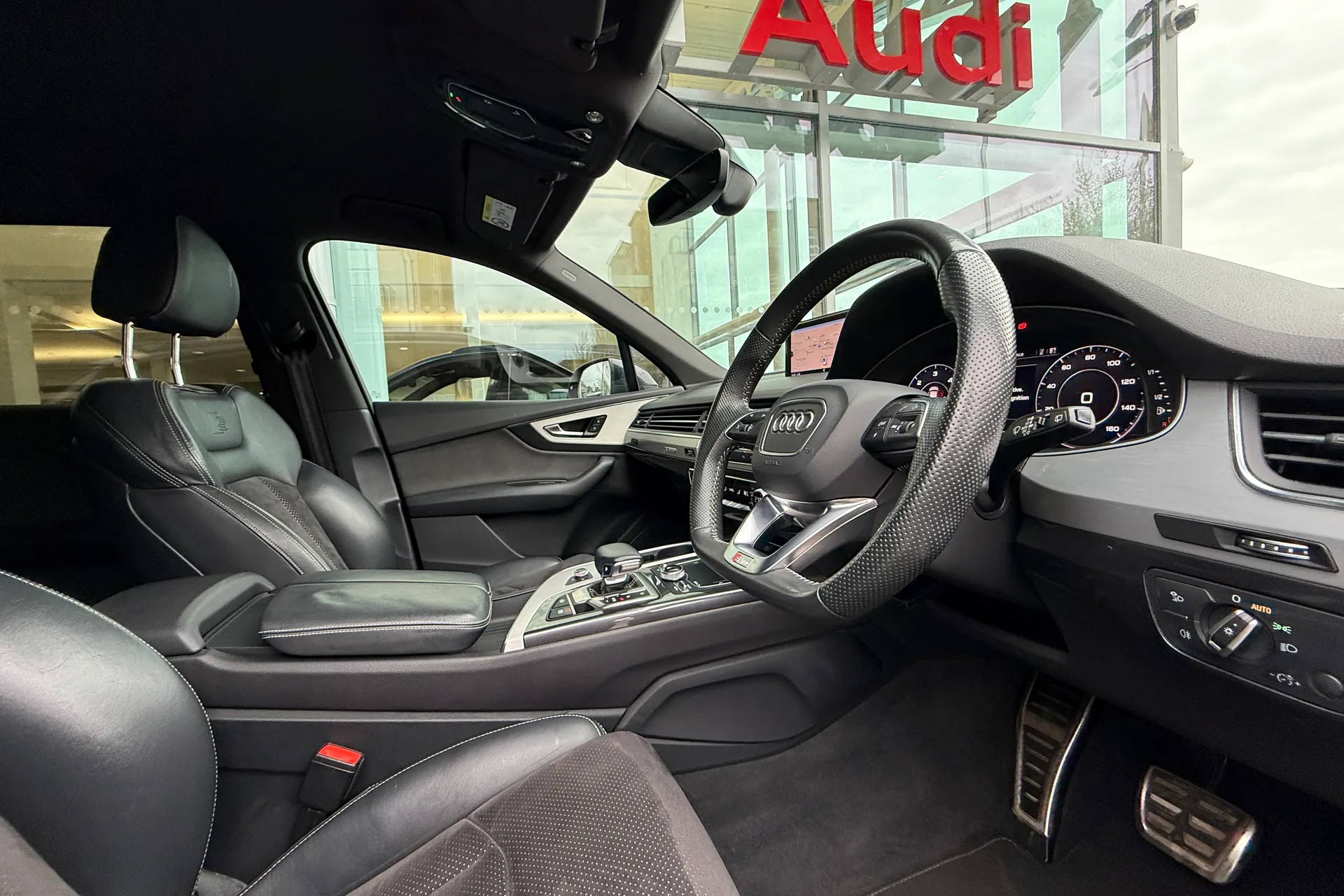 Audi Q7 thumbnail image number 12