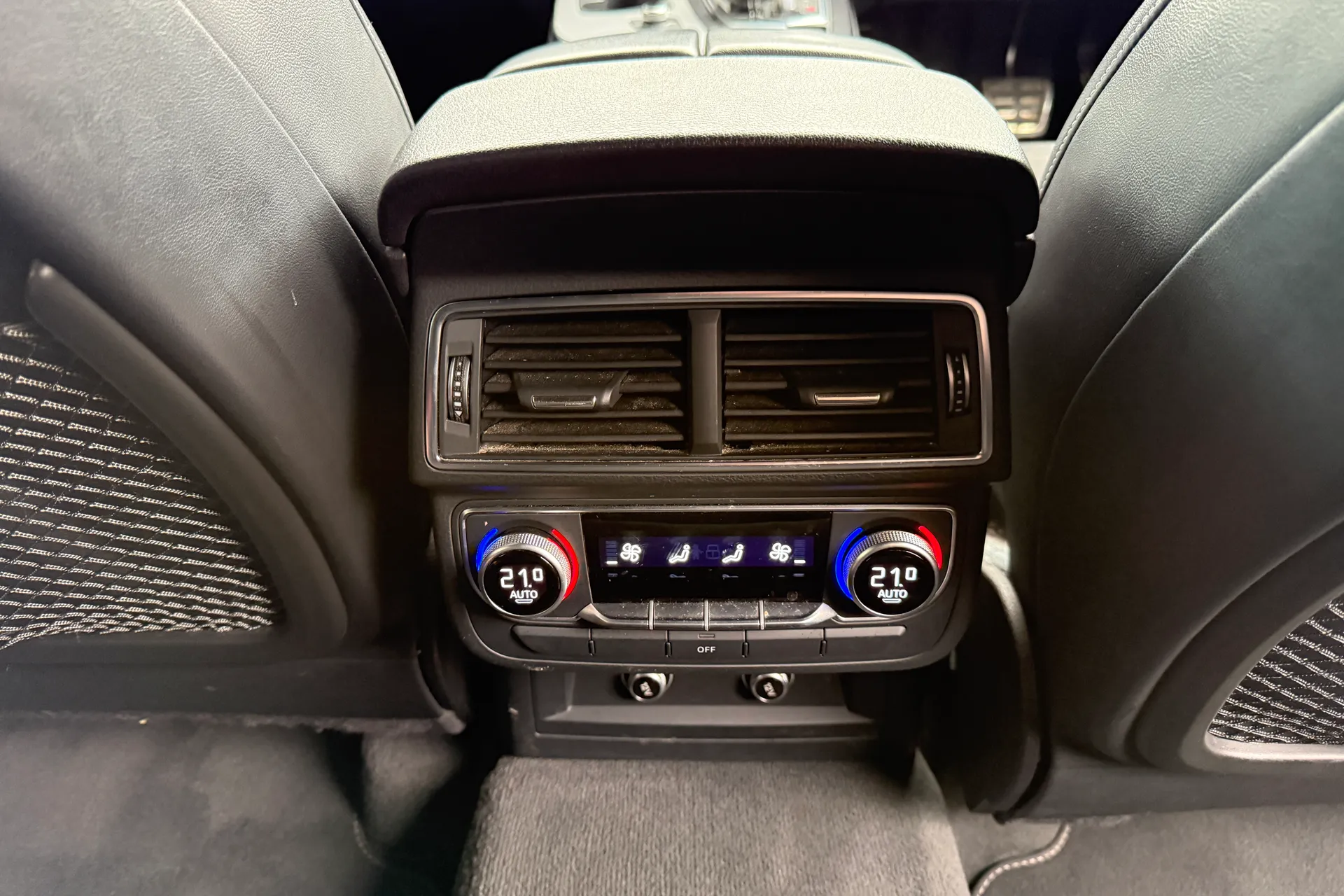 Audi Q7 thumbnail image number 40