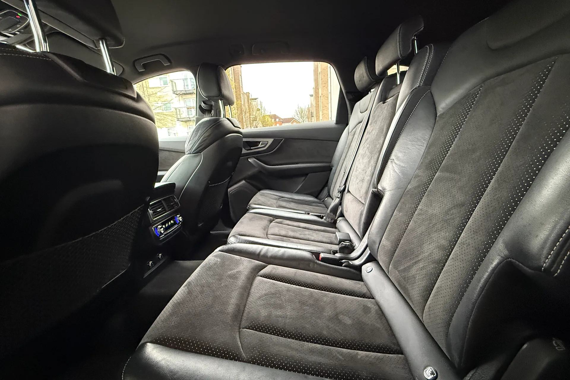 Audi Q7 thumbnail image number 48