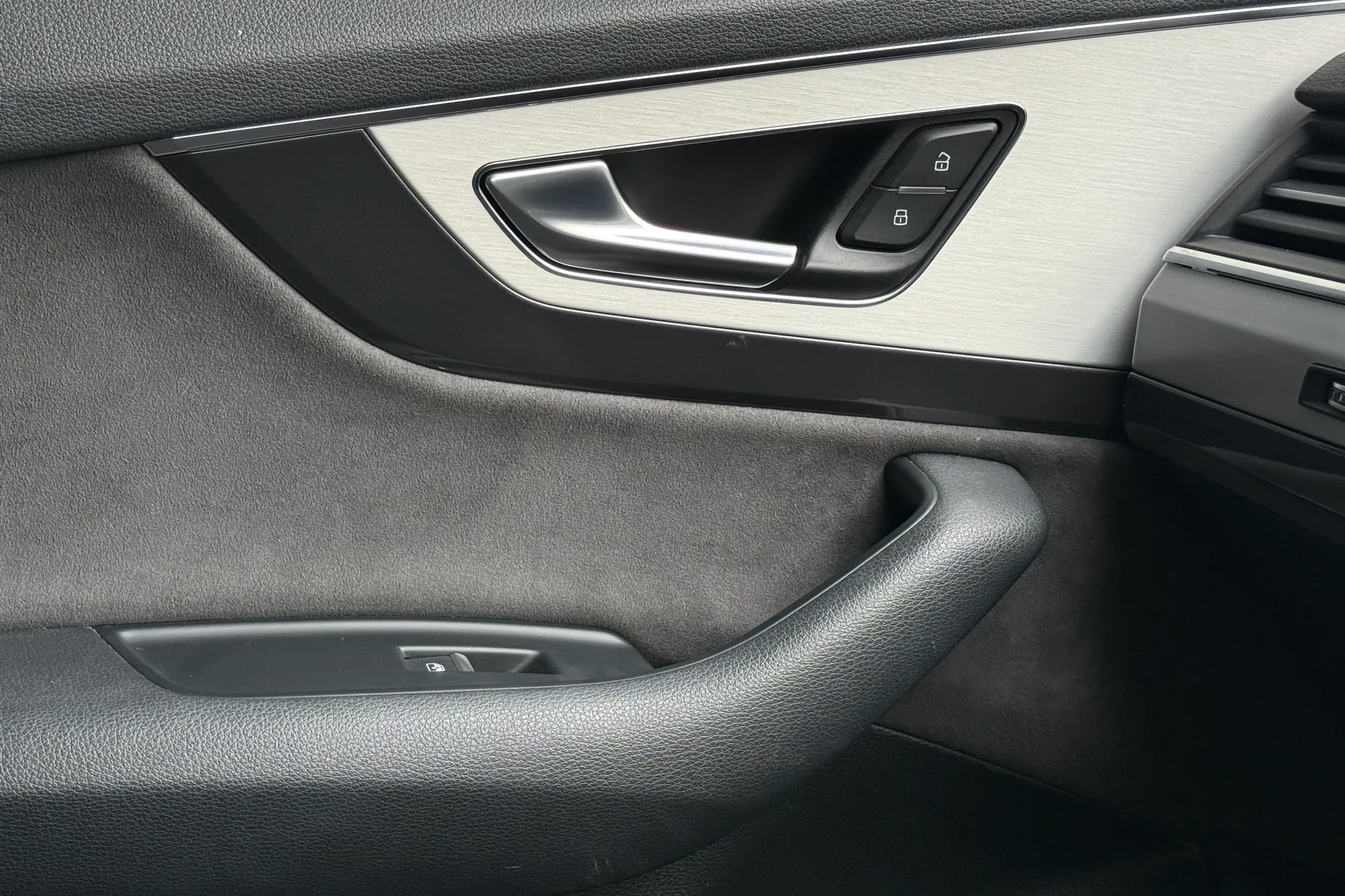 Audi Q7 thumbnail image number 29