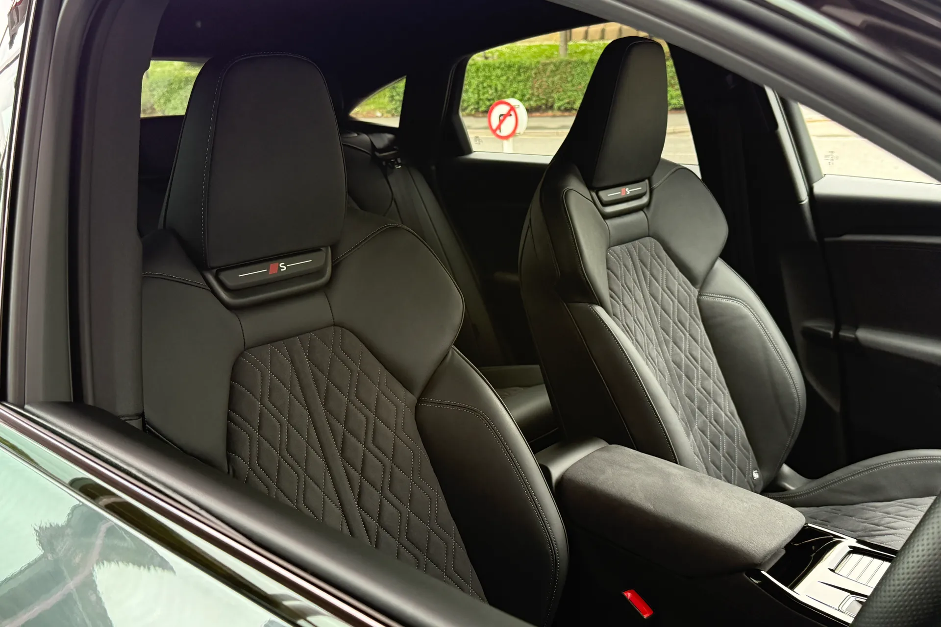 Audi Q6 thumbnail image number 34