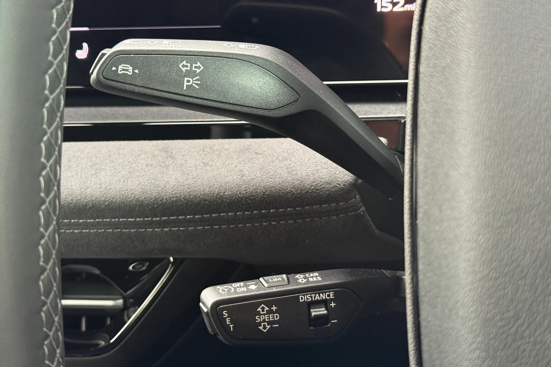 Audi Q6 thumbnail image number 20