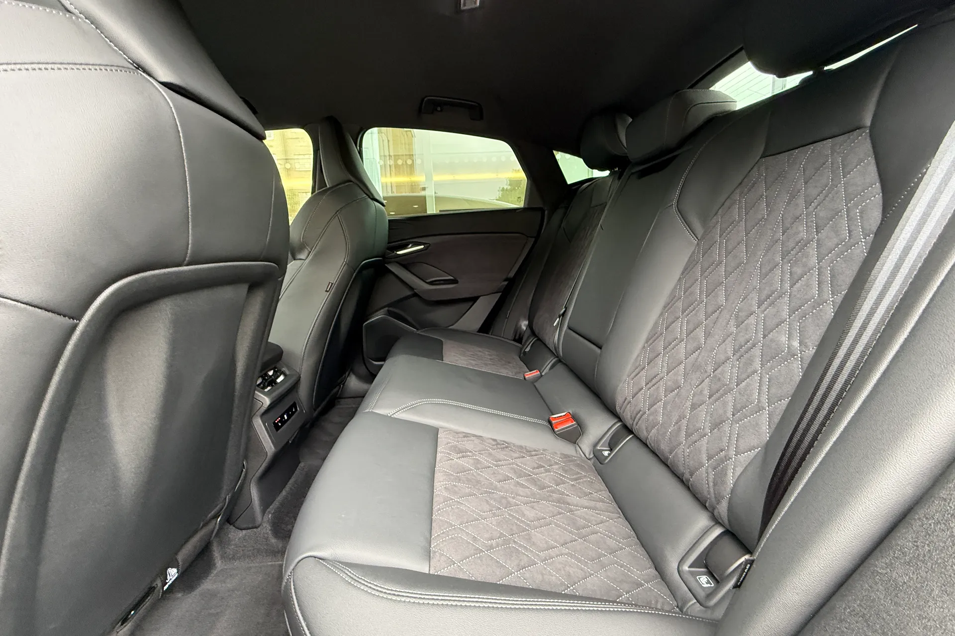 Audi Q6 thumbnail image number 50