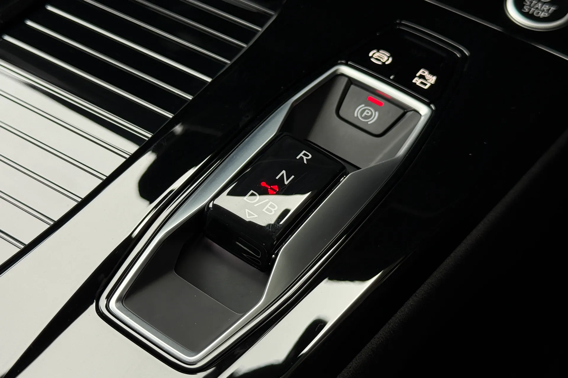 Audi Q6 thumbnail image number 22