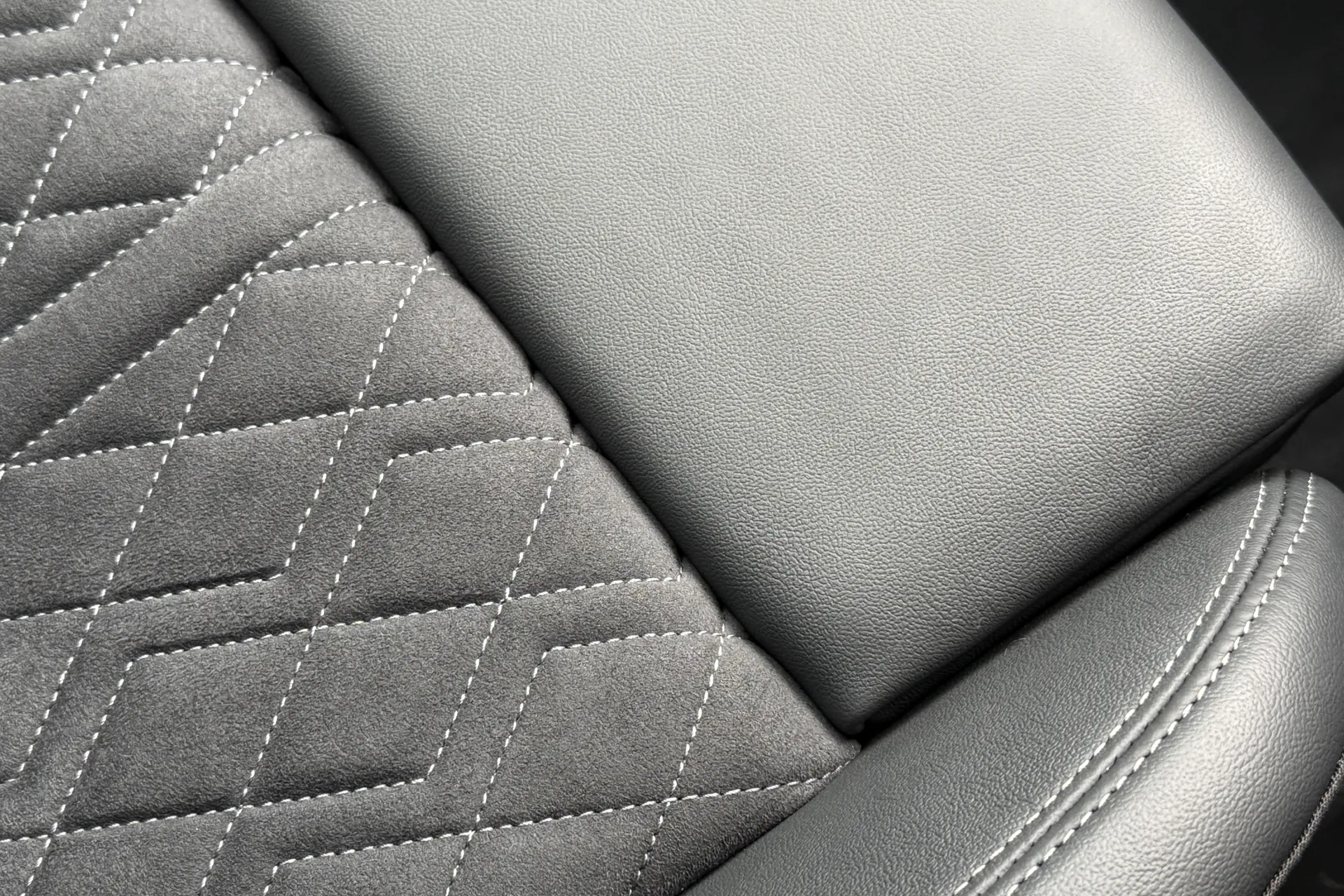 Audi Q6 thumbnail image number 28