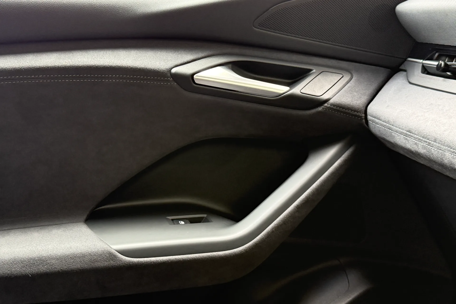Audi Q6 thumbnail image number 29