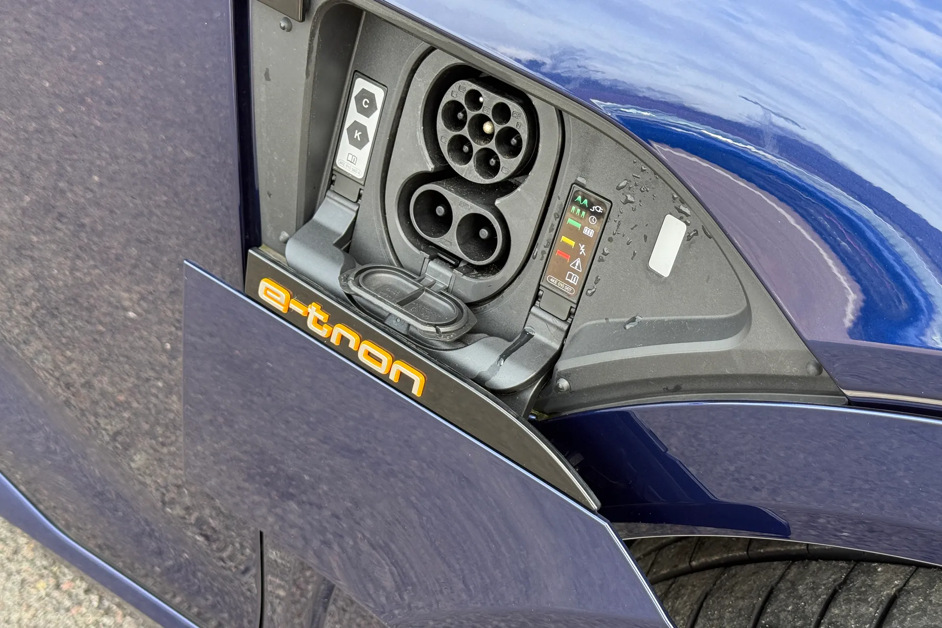 Audi e-tron thumbnail image number 56
