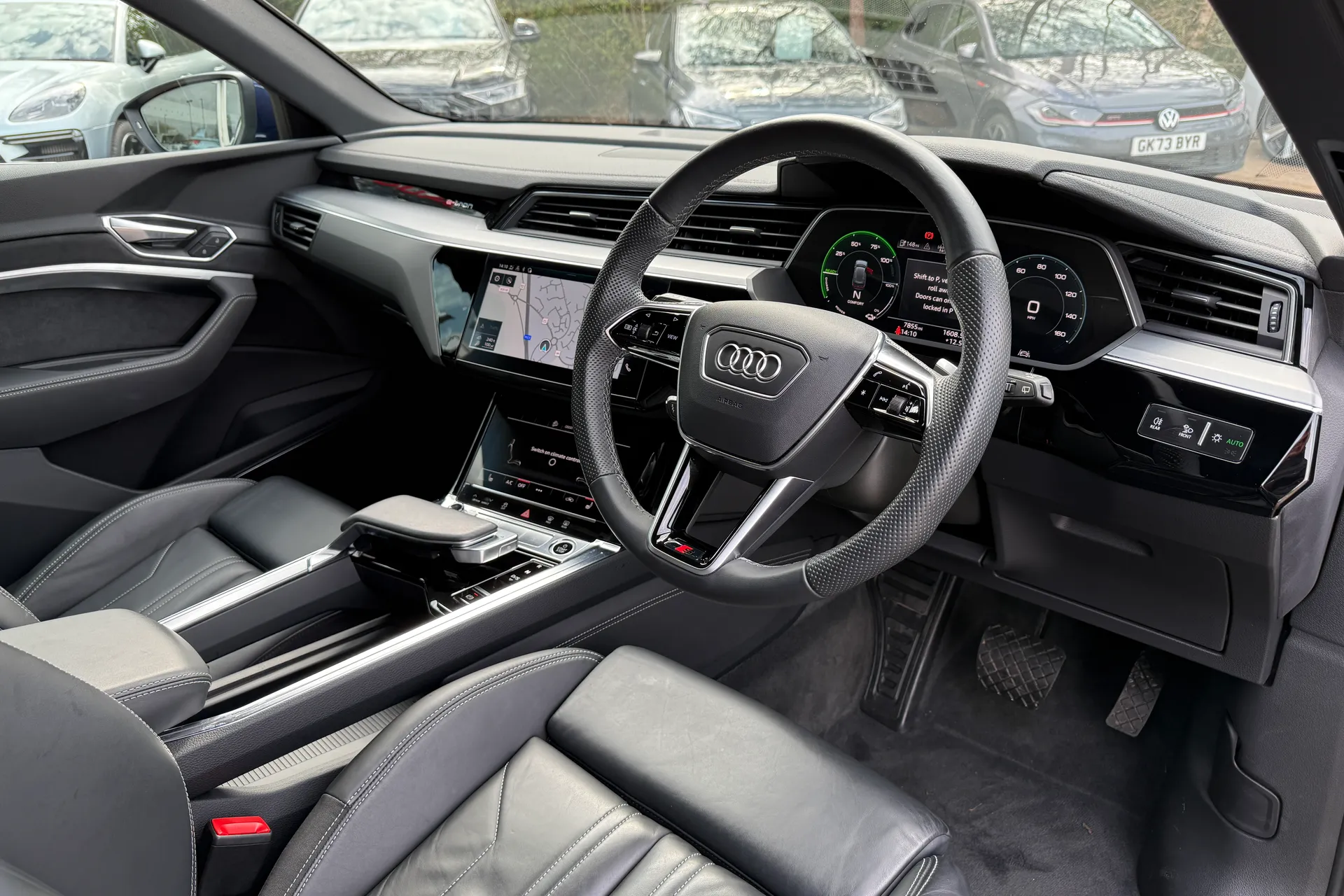 Audi e-tron thumbnail image number 25