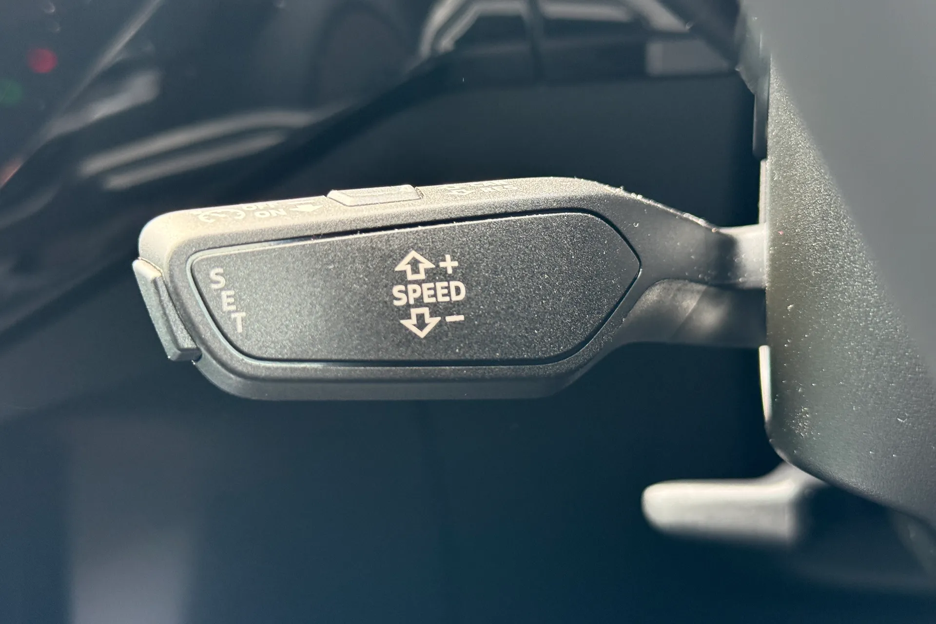 Audi e-tron thumbnail image number 17