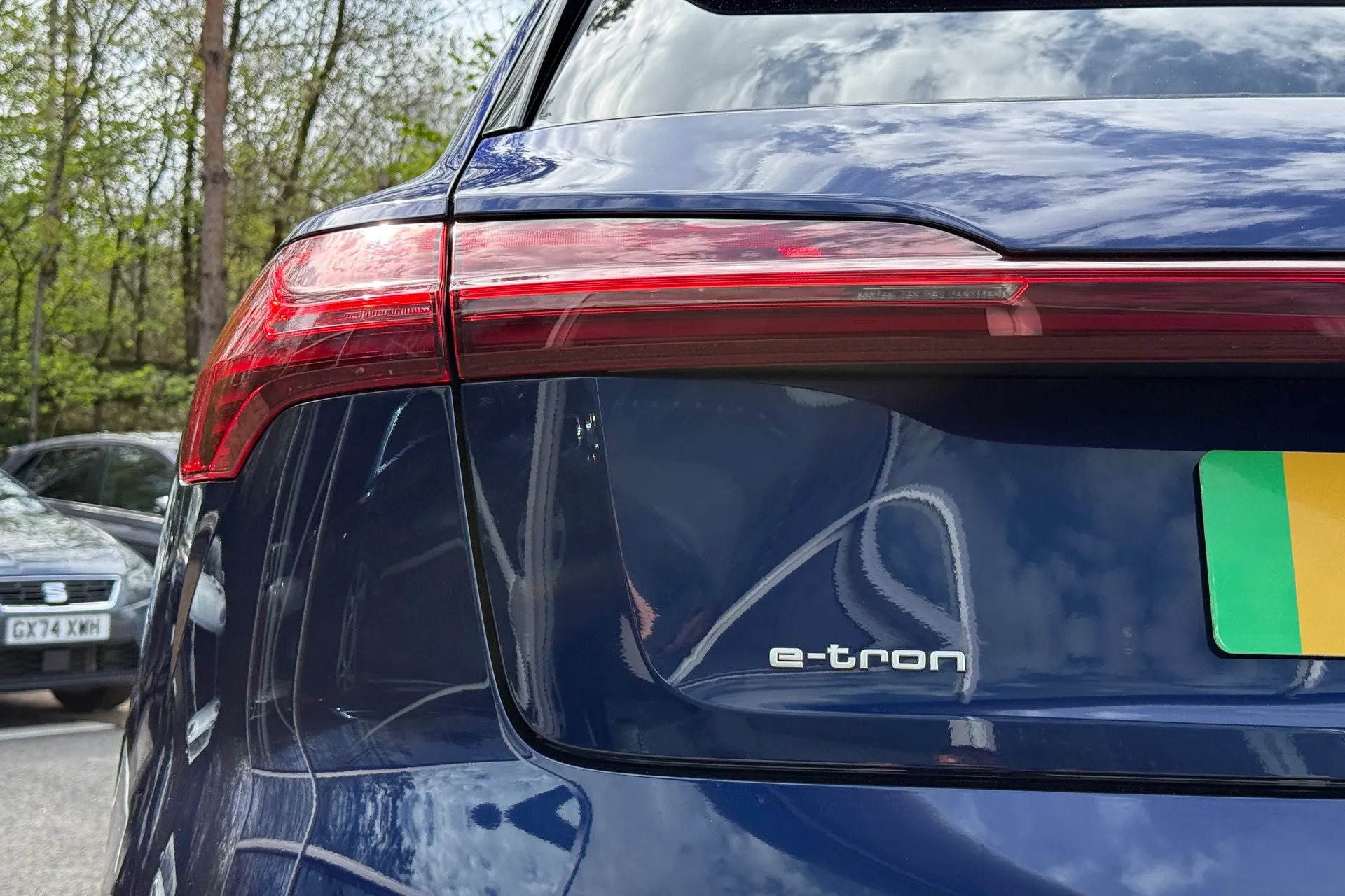 Audi e-tron thumbnail image number 44