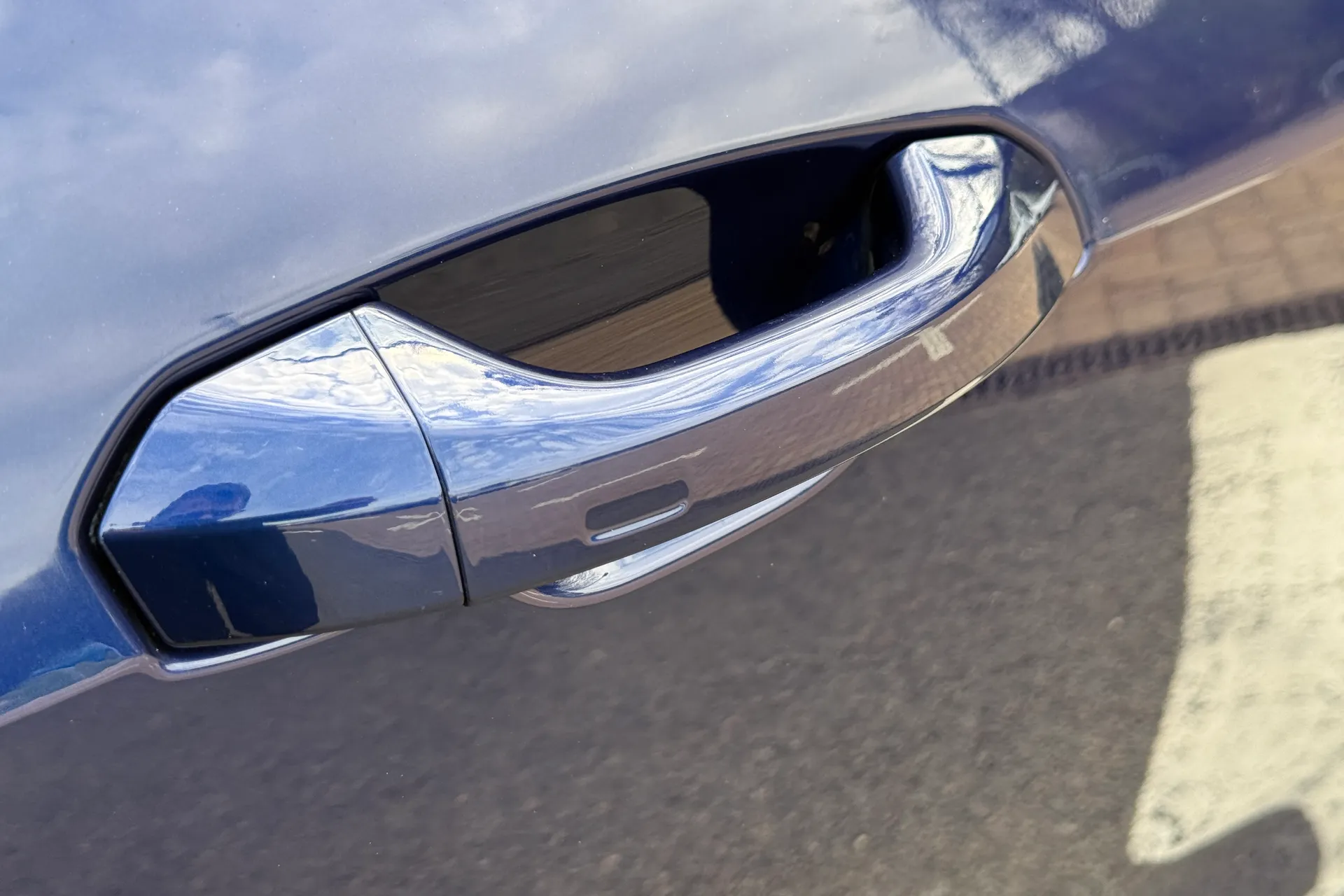 Audi e-tron thumbnail image number 9
