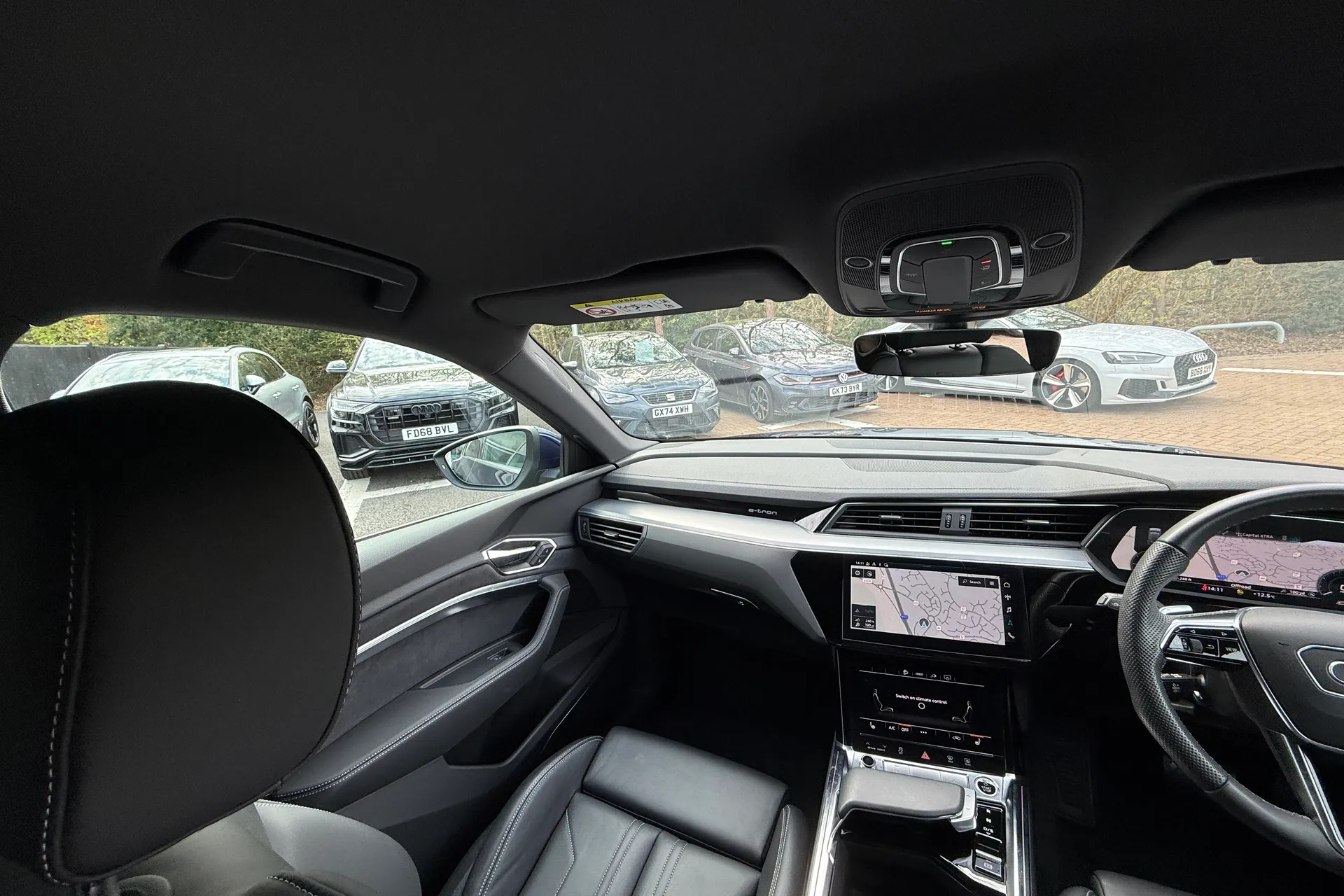 Audi e-tron thumbnail image number 35