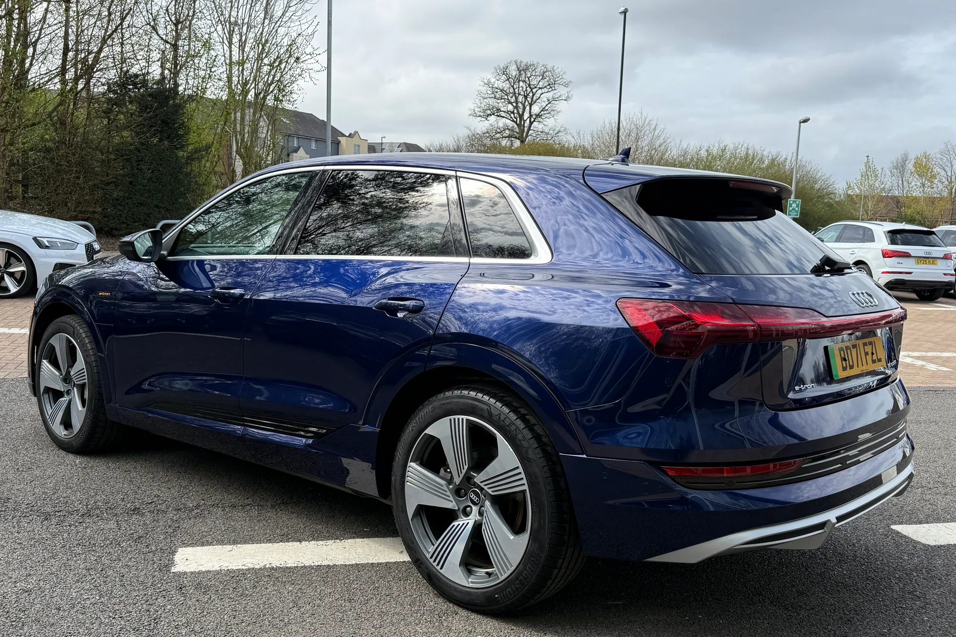 Audi e-tron thumbnail image number 46
