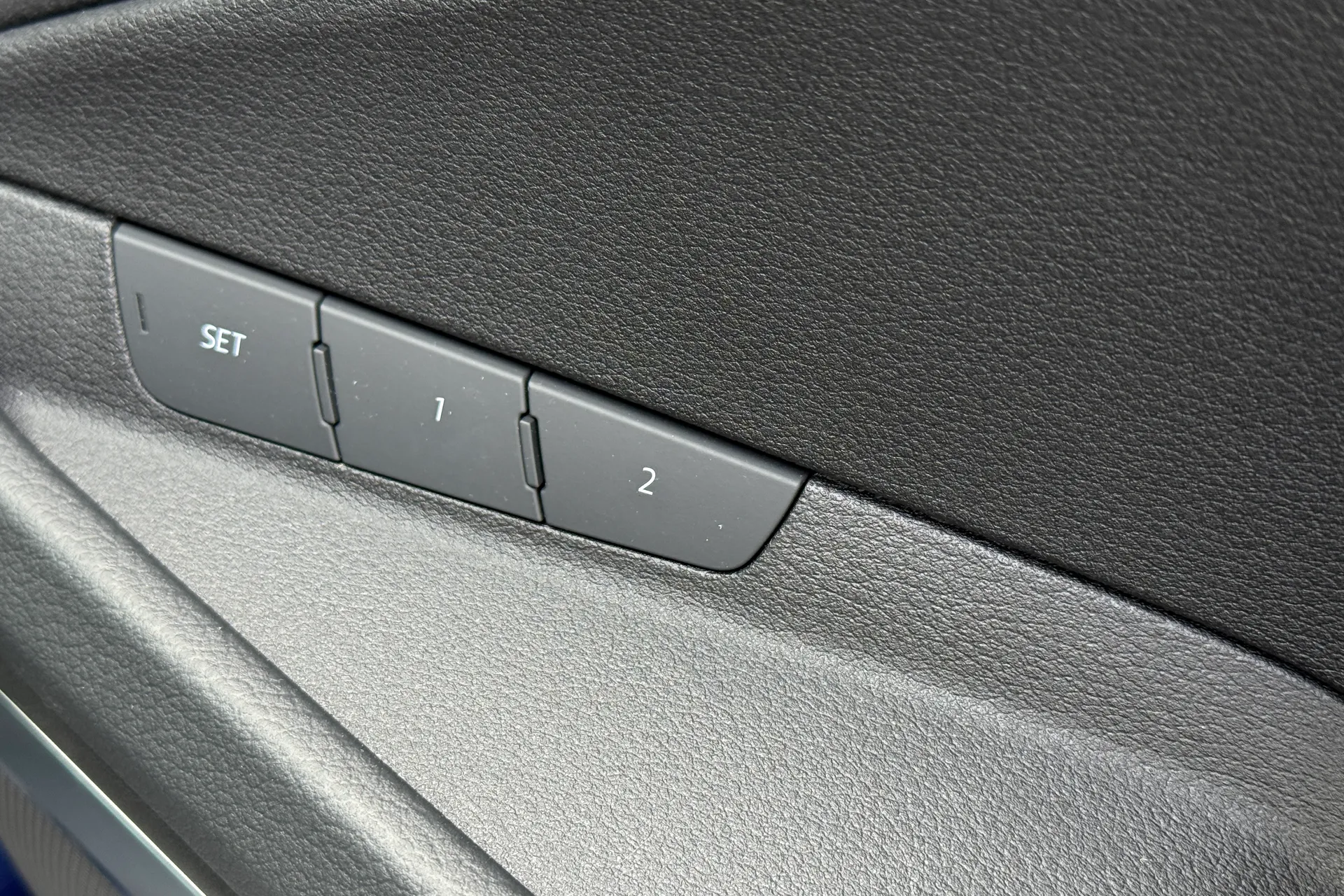Audi e-tron thumbnail image number 29