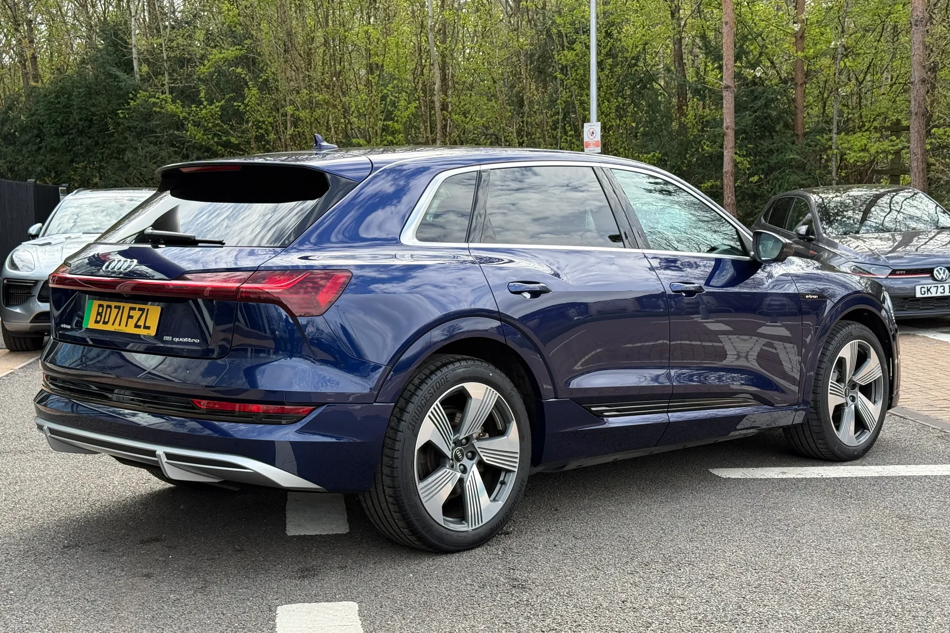 Audi e-tron thumbnail image number 39