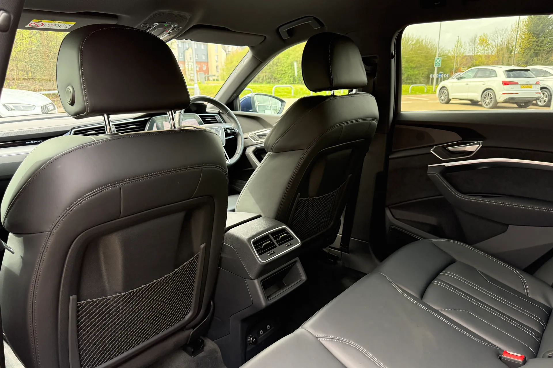 Audi e-tron thumbnail image number 48