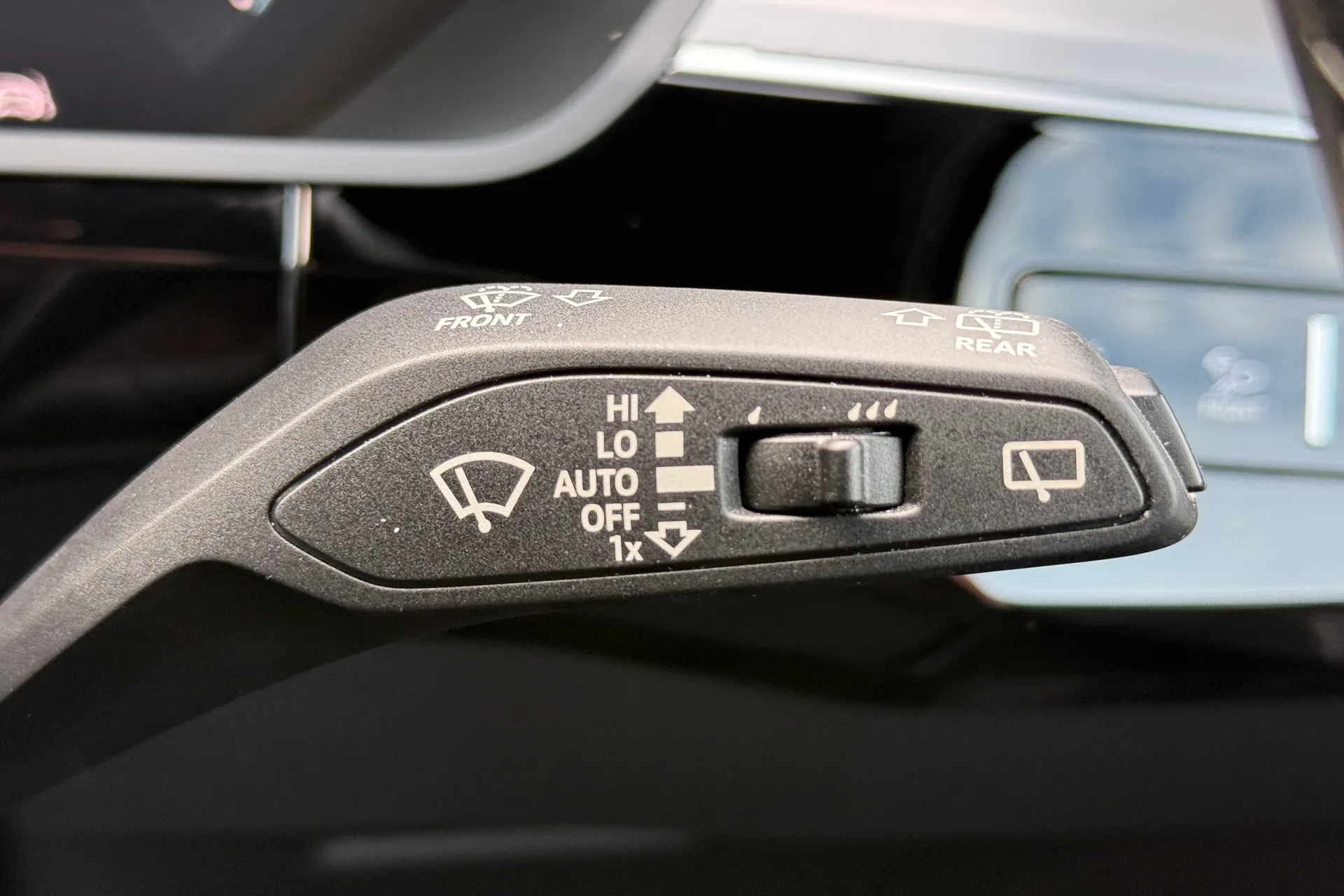 Audi e-tron thumbnail image number 19