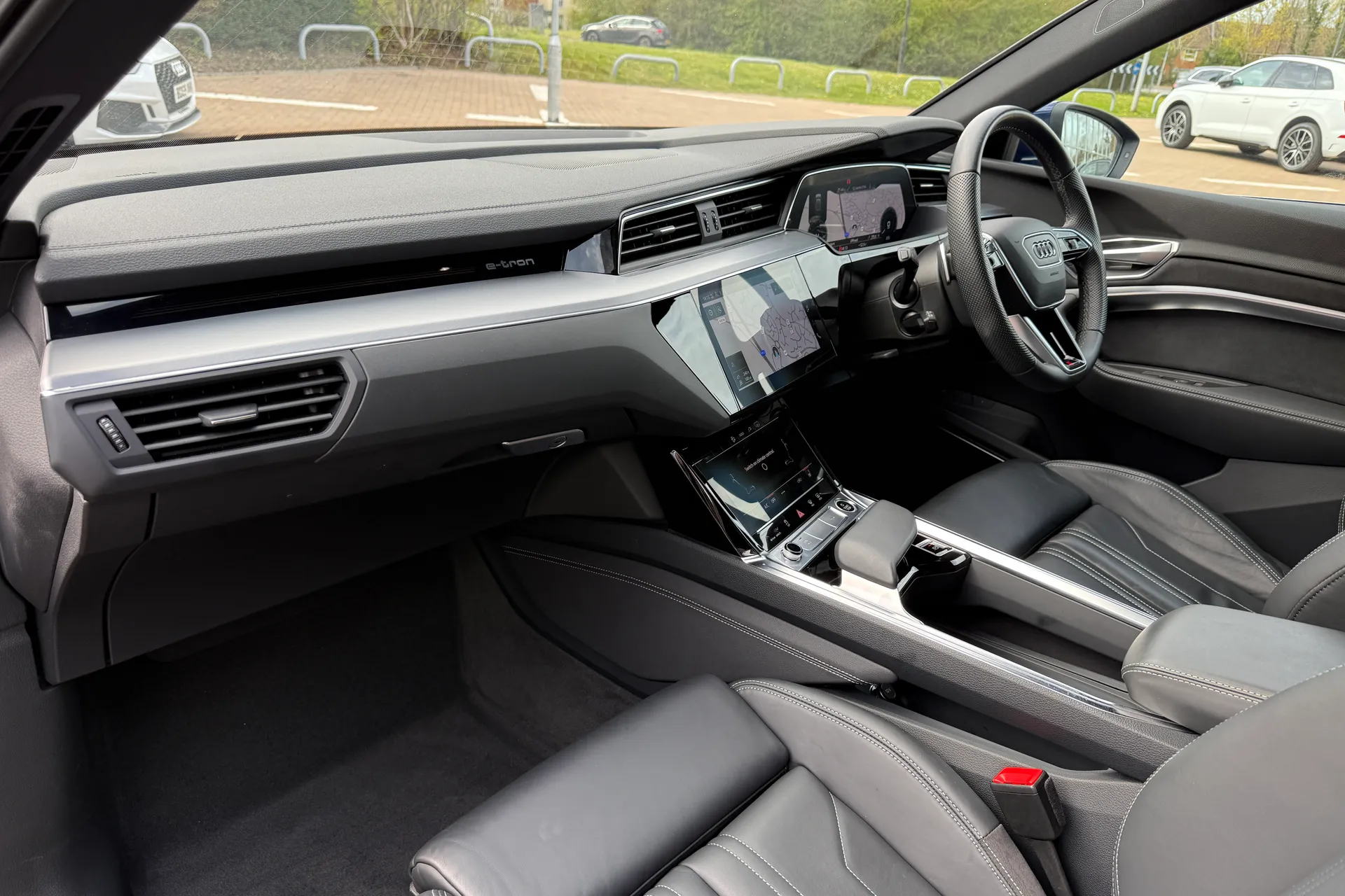 Audi e-tron thumbnail image number 52
