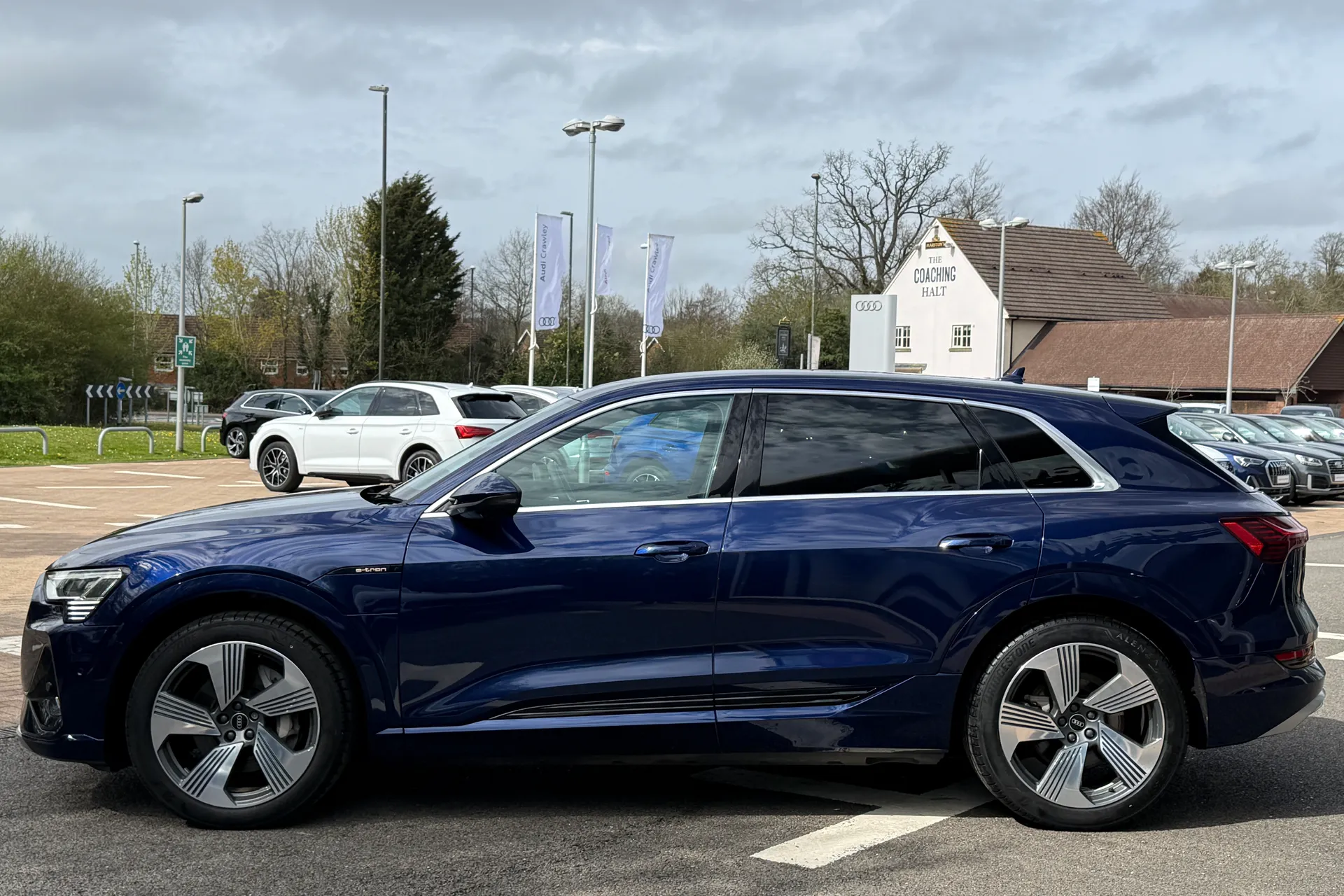 Audi e-tron thumbnail image number 47