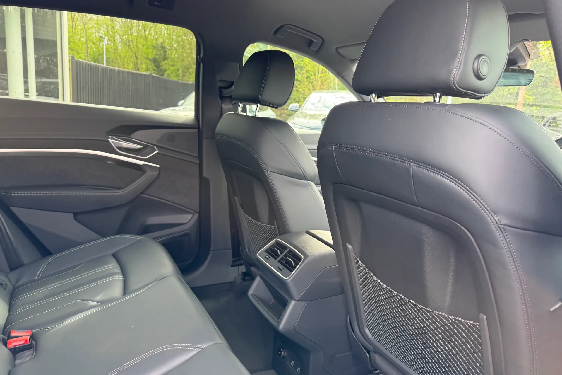 Audi e-tron thumbnail image number 33