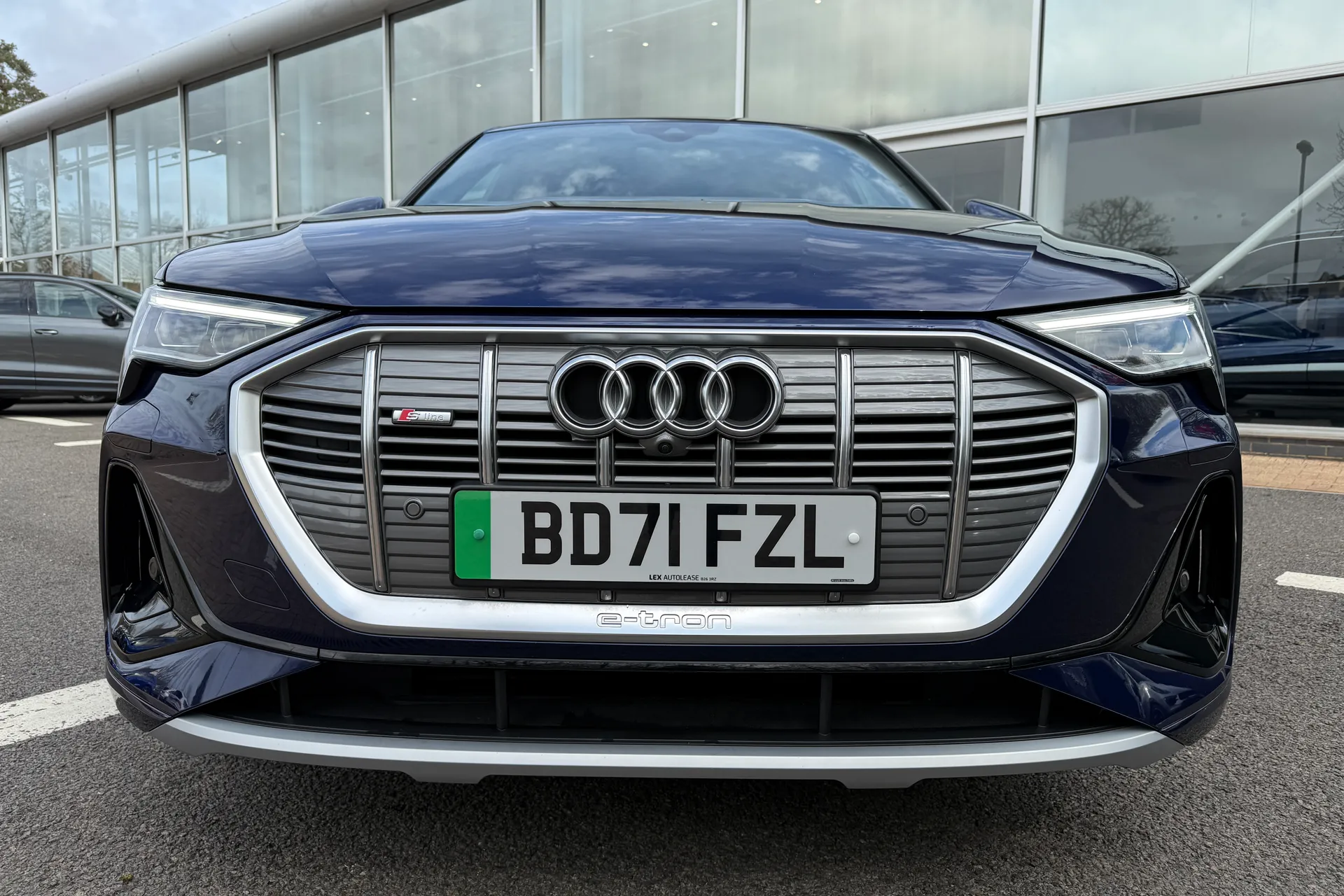 Audi e-tron thumbnail image number 60
