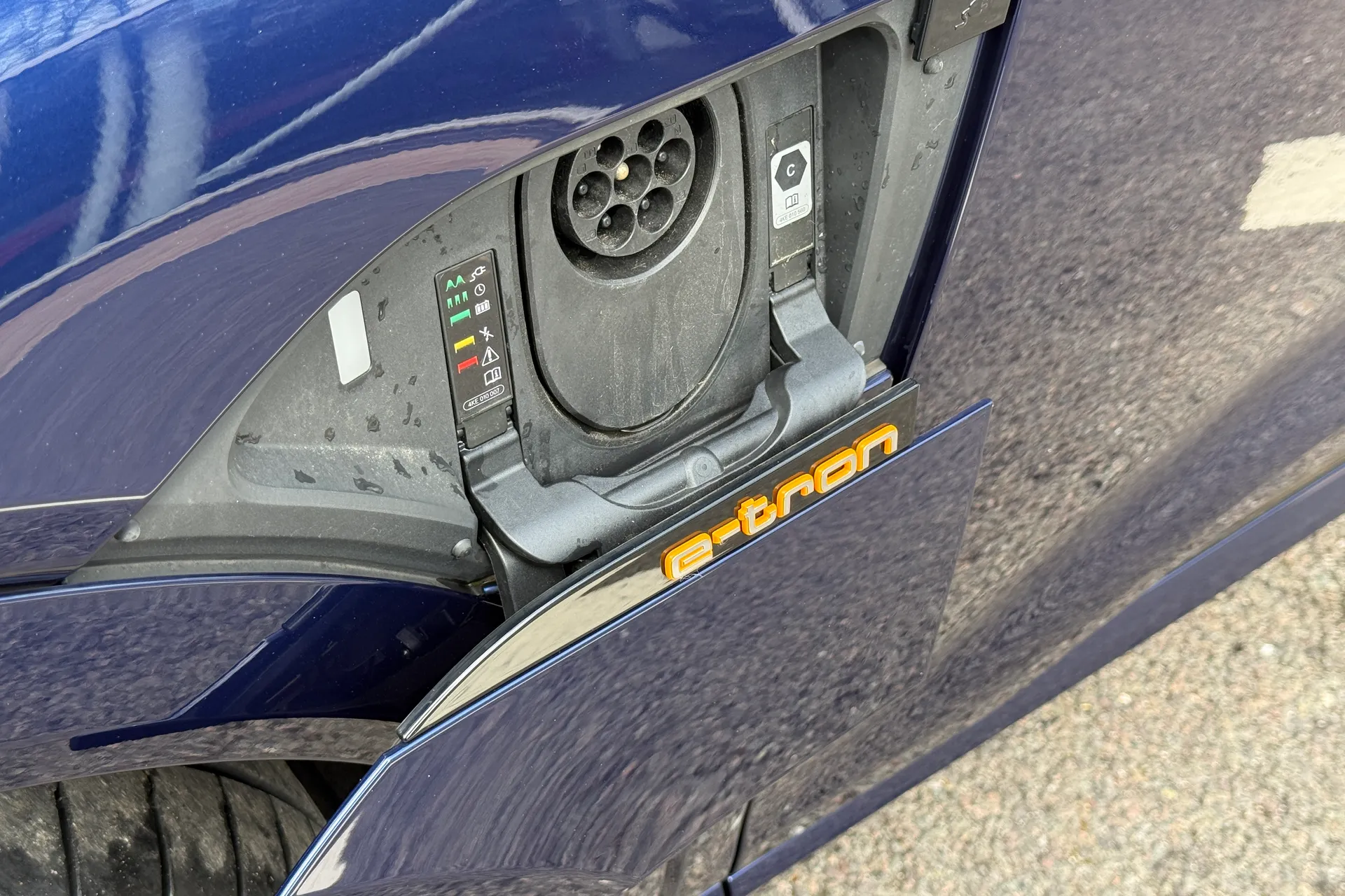 Audi e-tron thumbnail image number 55