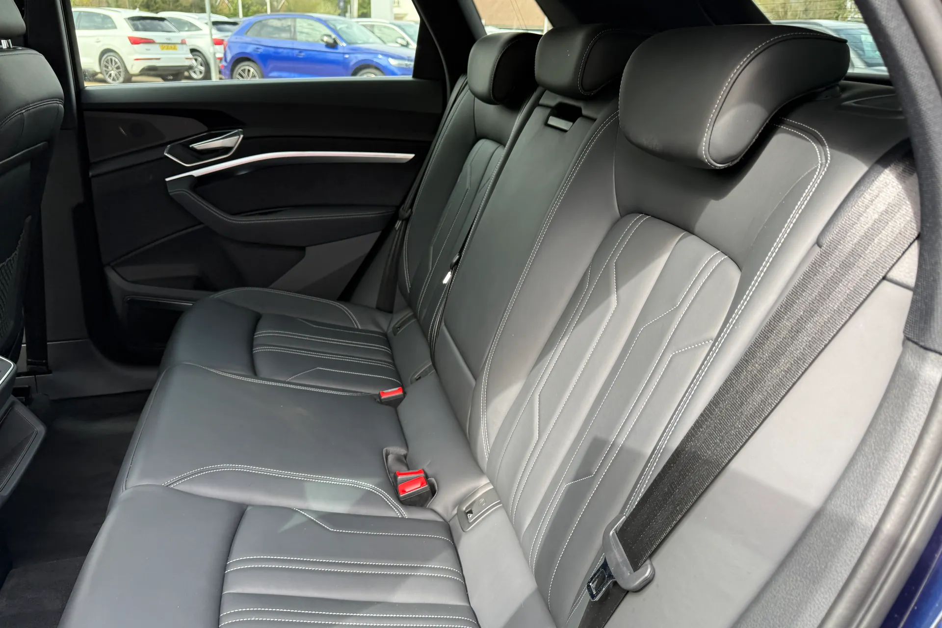 Audi e-tron thumbnail image number 49