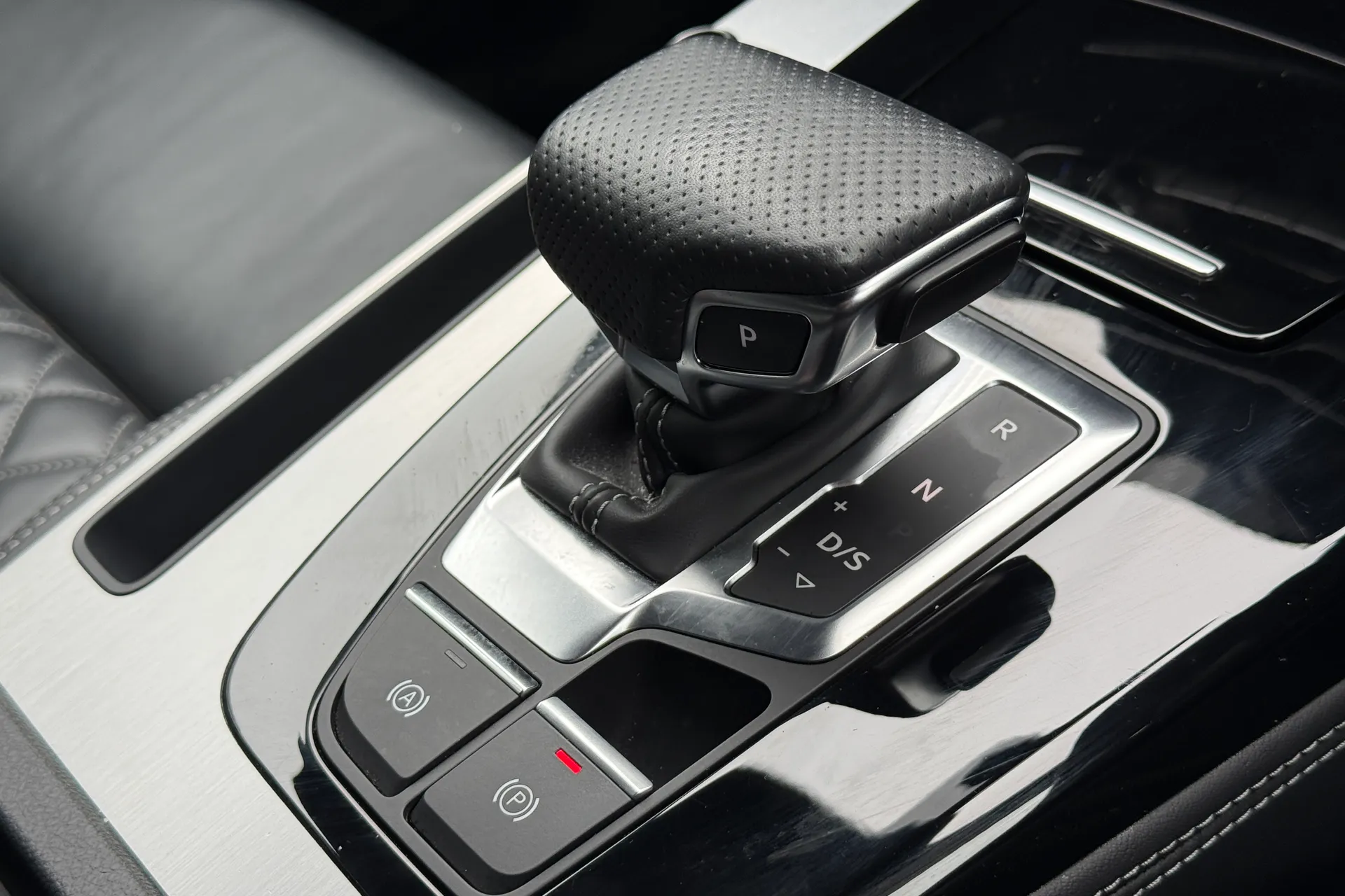 Audi Q5 thumbnail image number 26