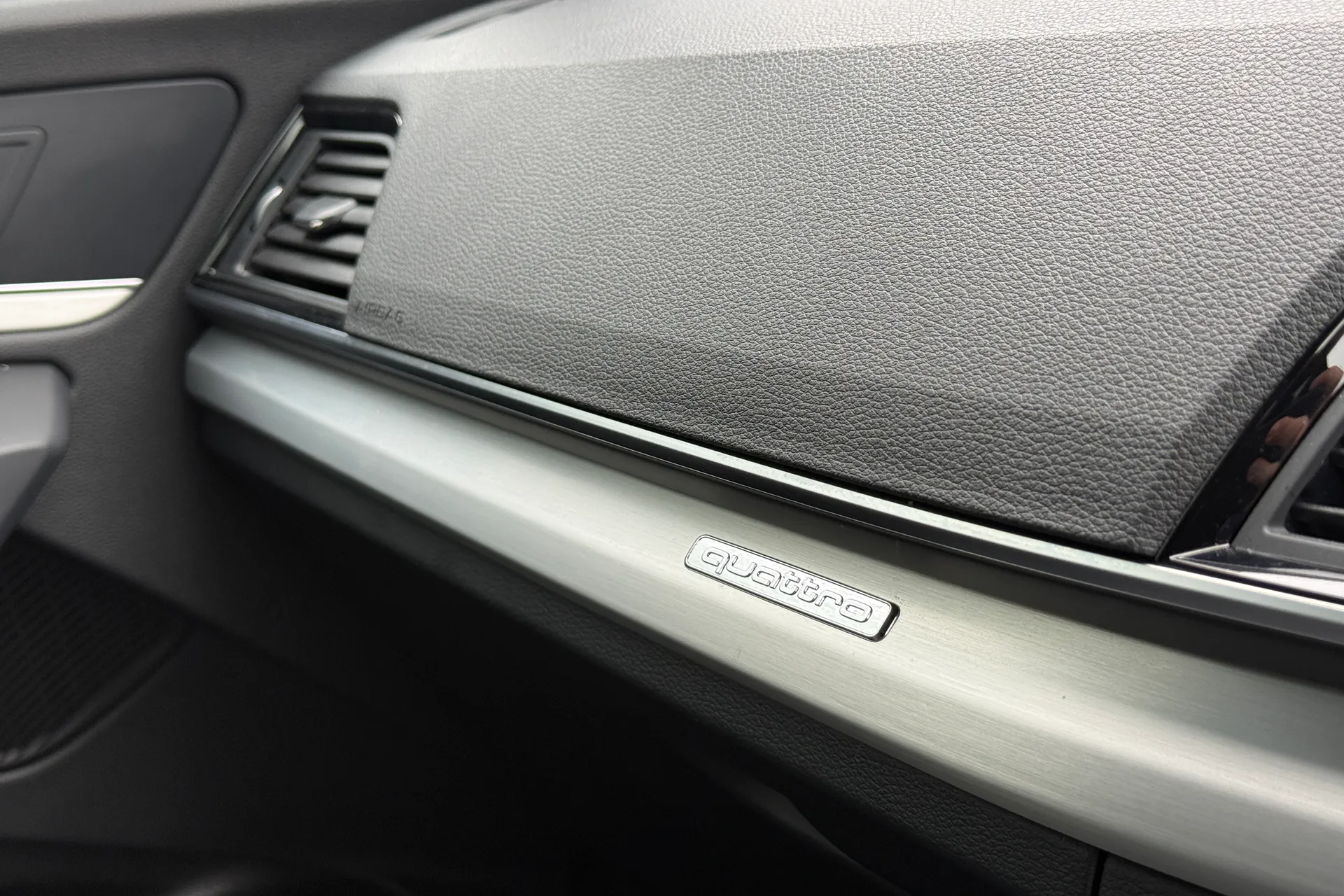 Audi Q5 thumbnail image number 22