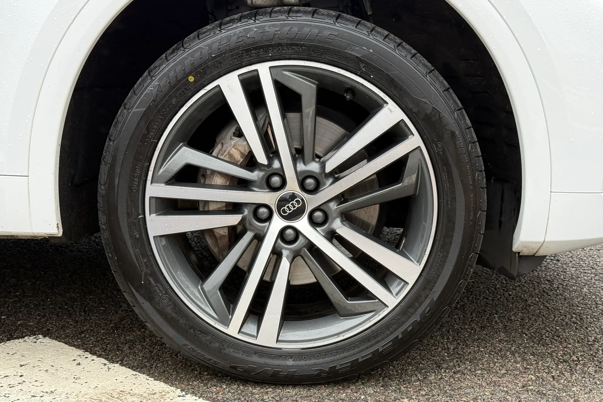 Audi Q5 thumbnail image number 31