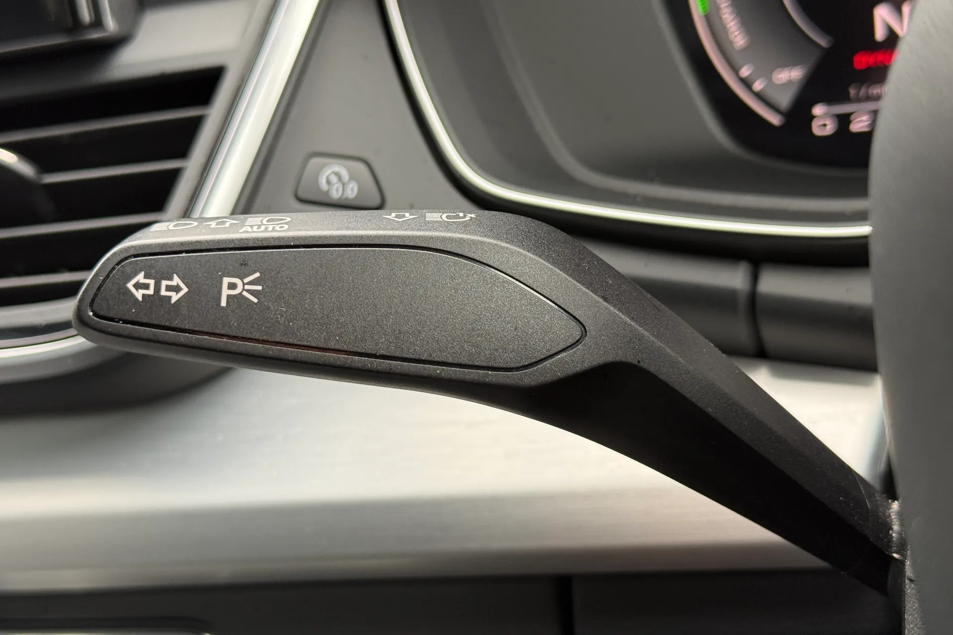 Audi Q5 thumbnail image number 16