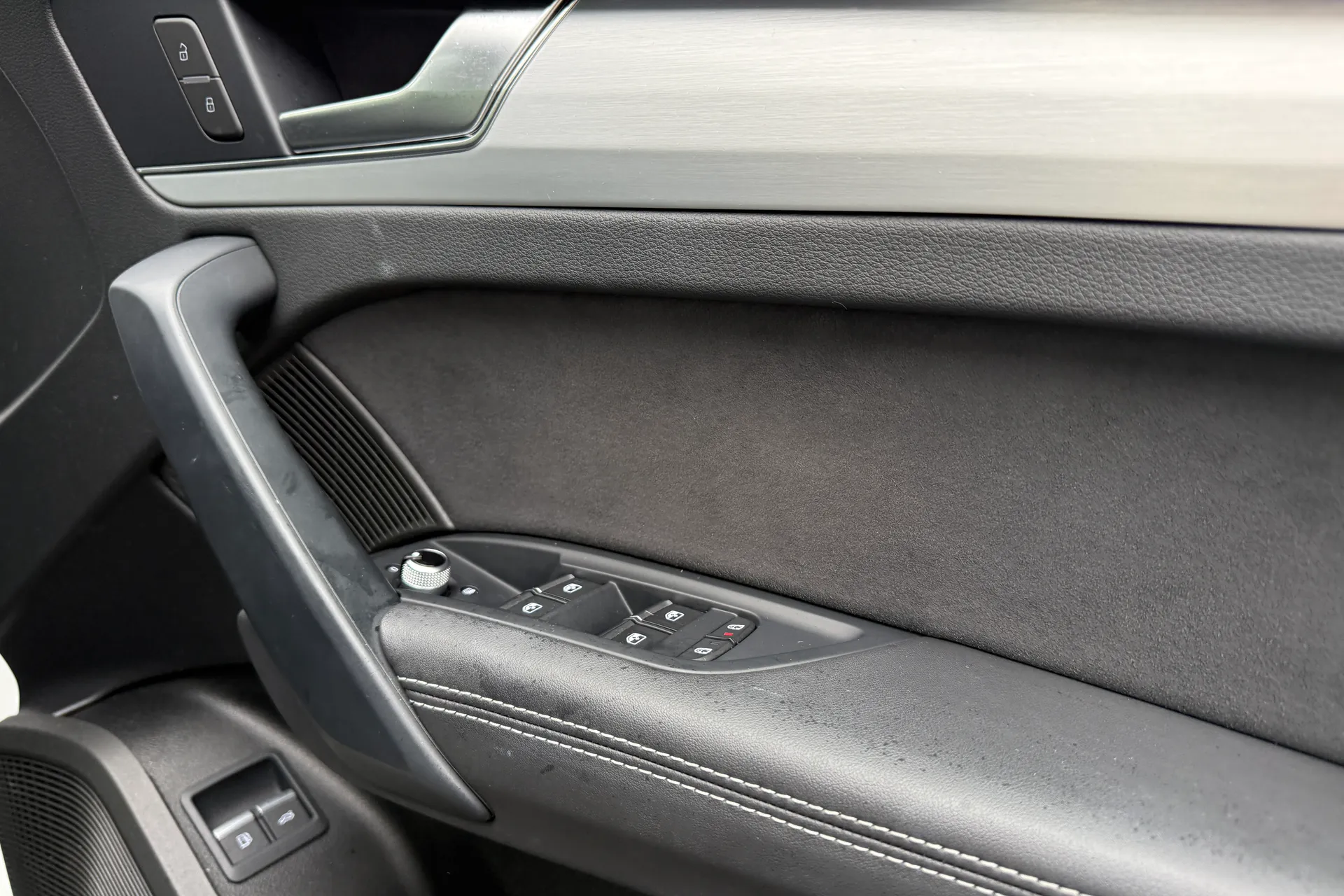 Audi Q5 thumbnail image number 30