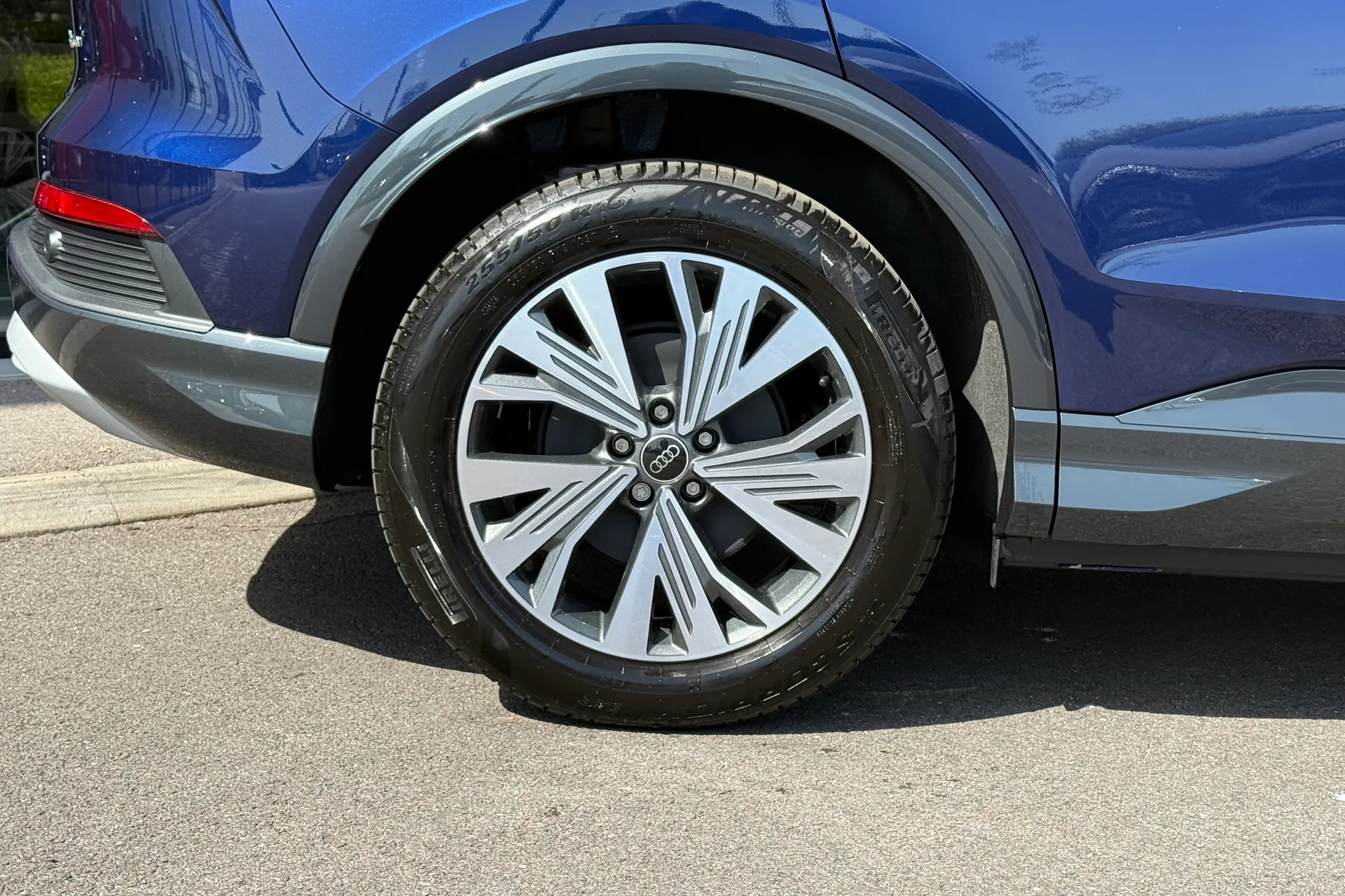 Audi Q4 e-tron thumbnail image number 20