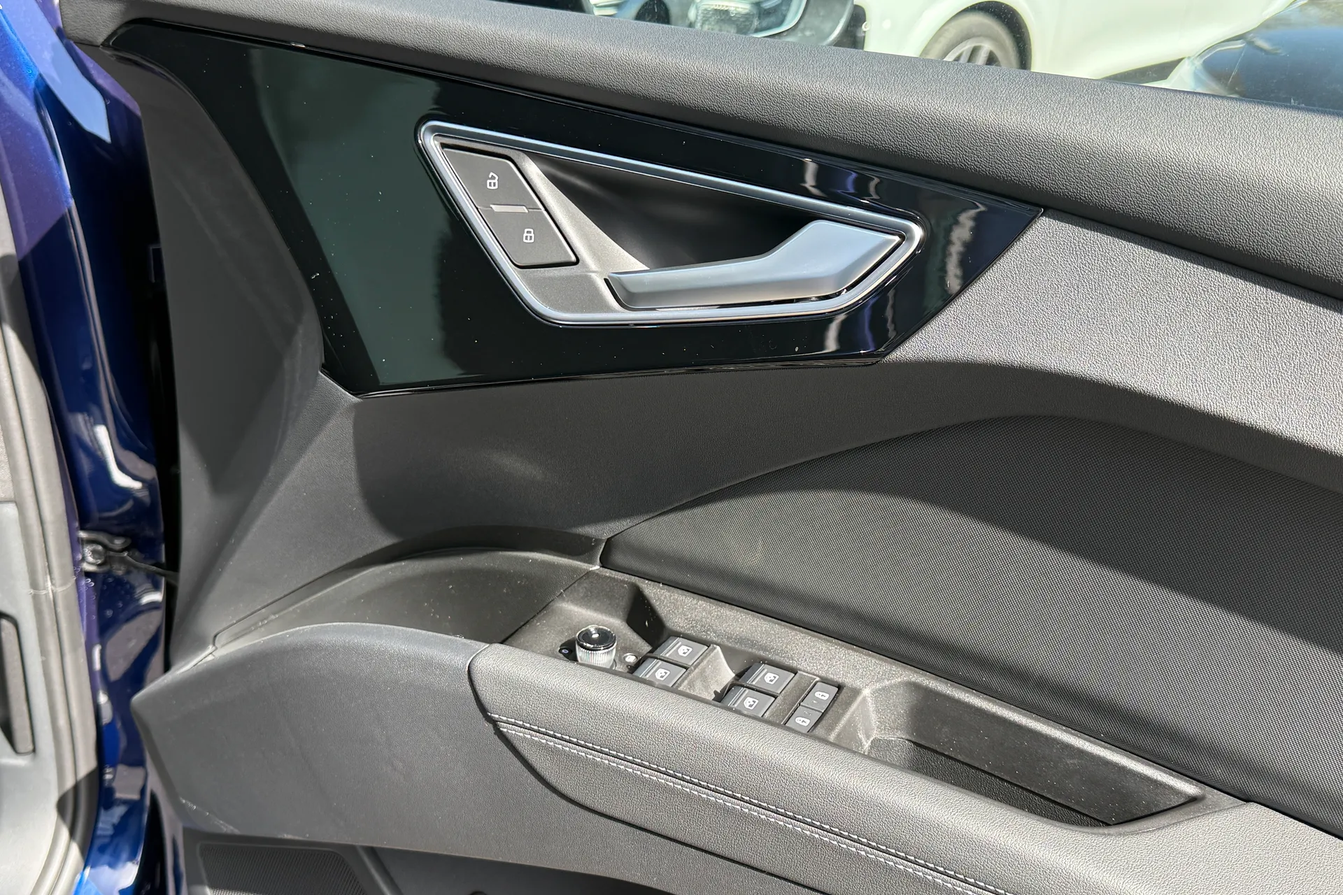 Audi Q4 e-tron thumbnail image number 27