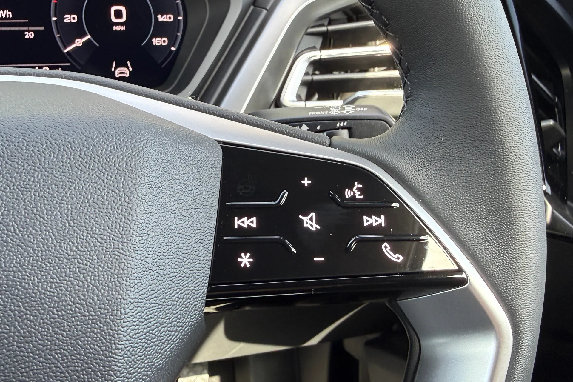 Audi Q4 e-tron thumbnail image number 42