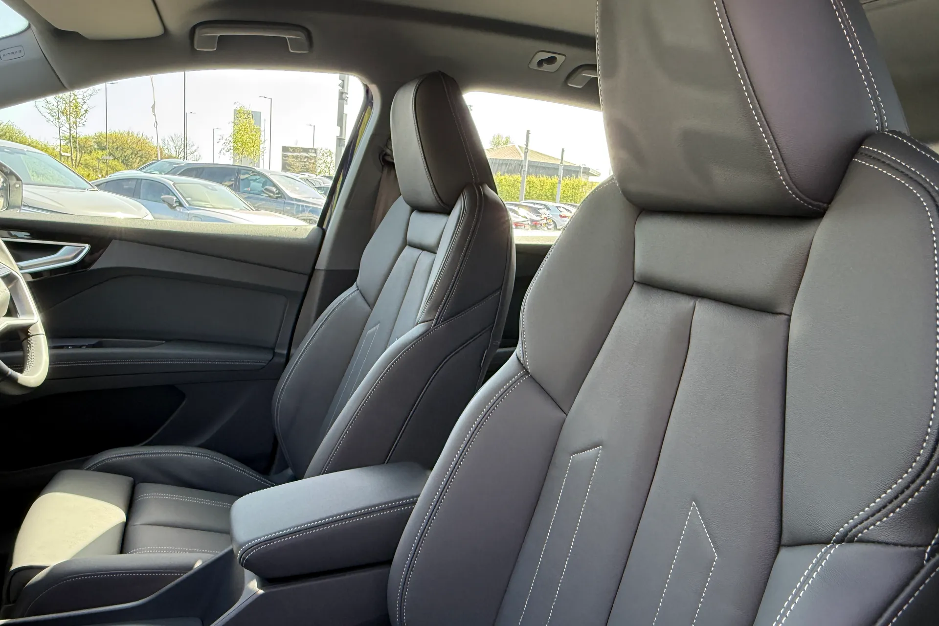 Audi Q4 e-tron thumbnail image number 38