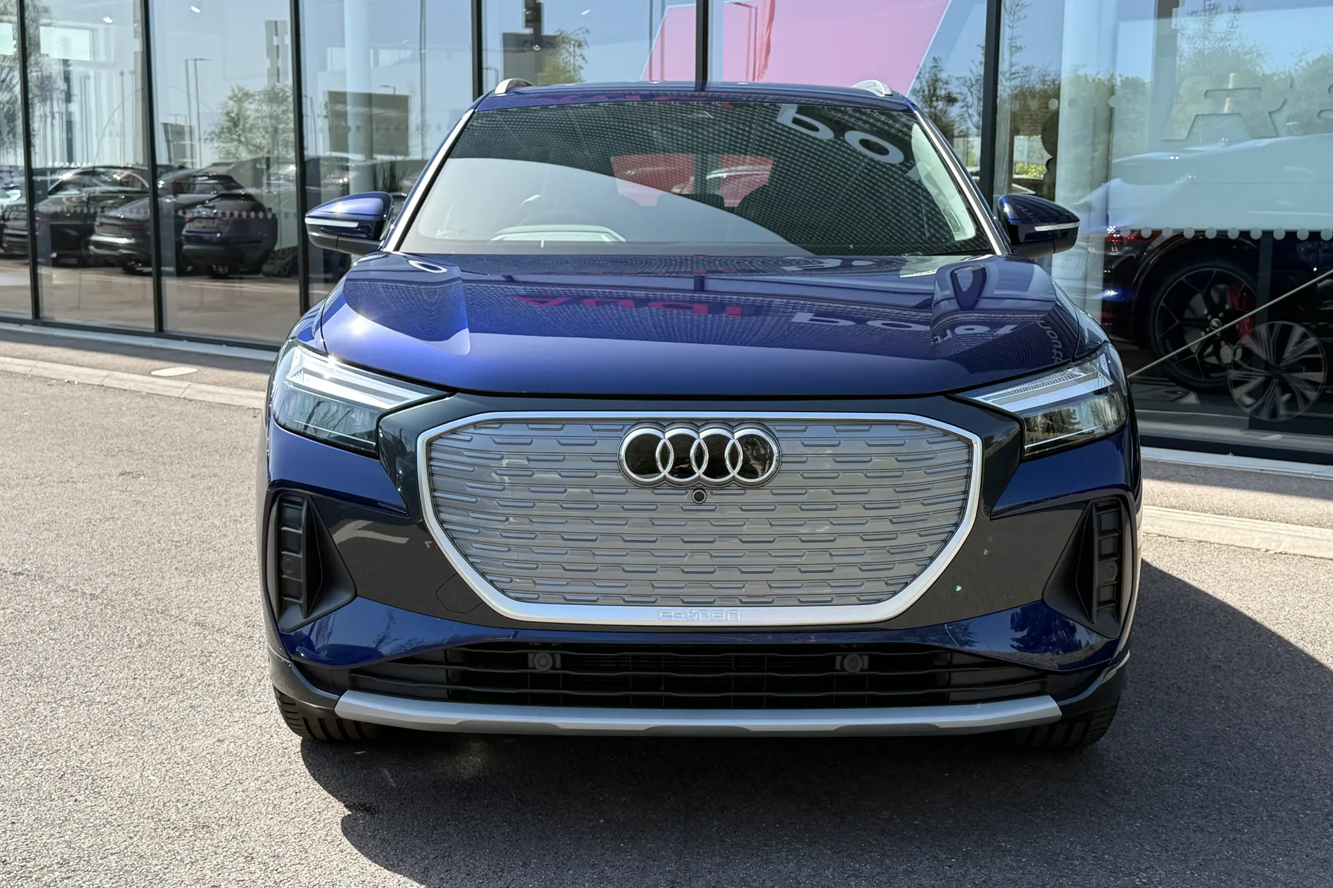 Audi Q4 e-tron thumbnail image number 5